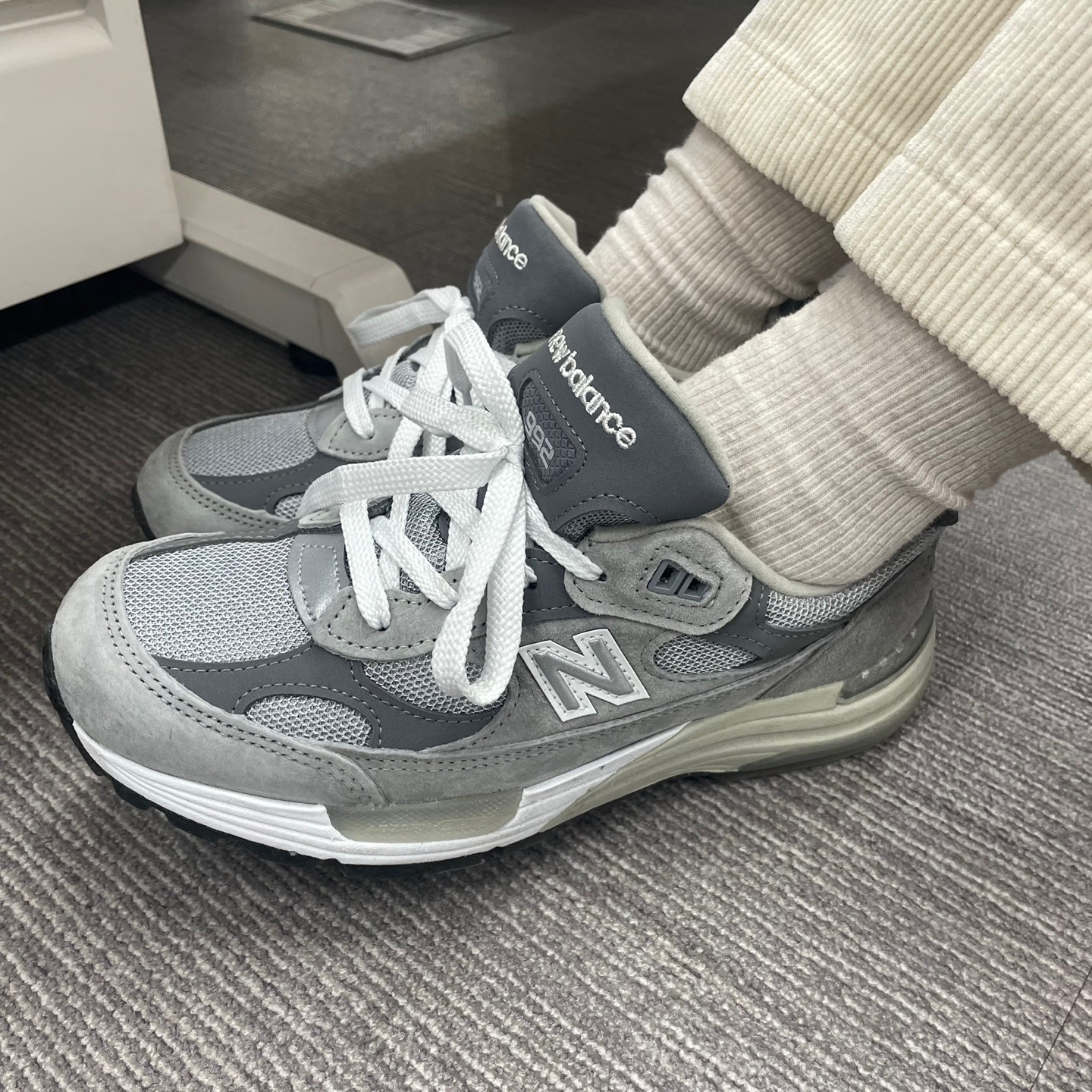 New Balance 992 Made in USA Grey - D Standard 착용 스타일