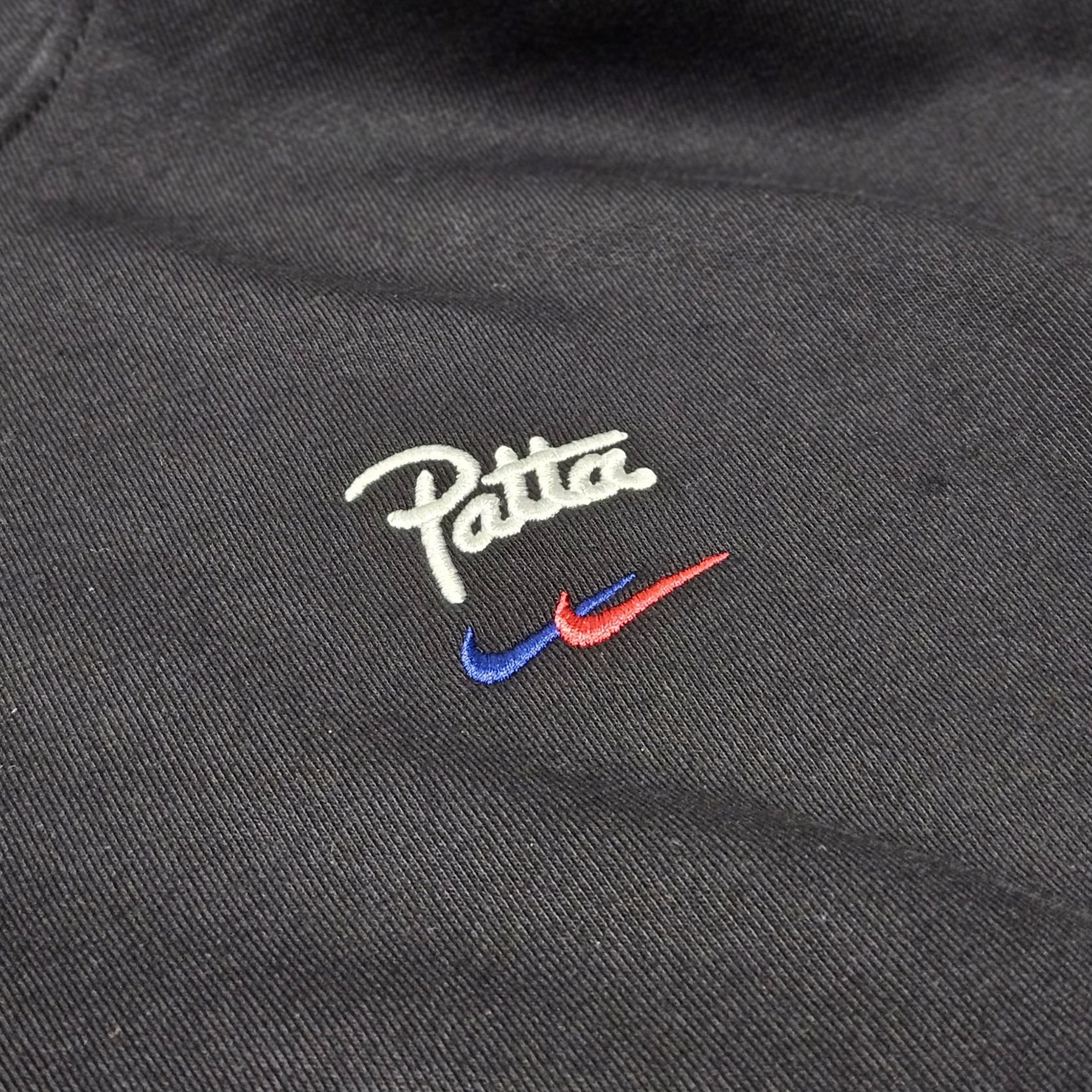 Nike x Patta x FC Barcelona Solo Swoosh Hoodie Culers del Món (FD4147-010) 착용 스타일 - 10