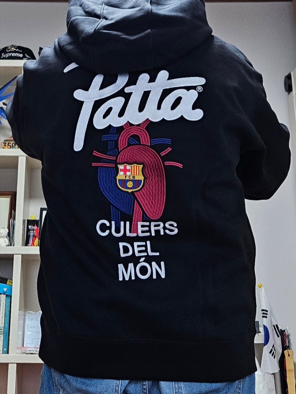 Nike x Patta x FC Barcelona Solo Swoosh Hoodie Culers del Món (FD4147-010) 착용 스타일 - 2