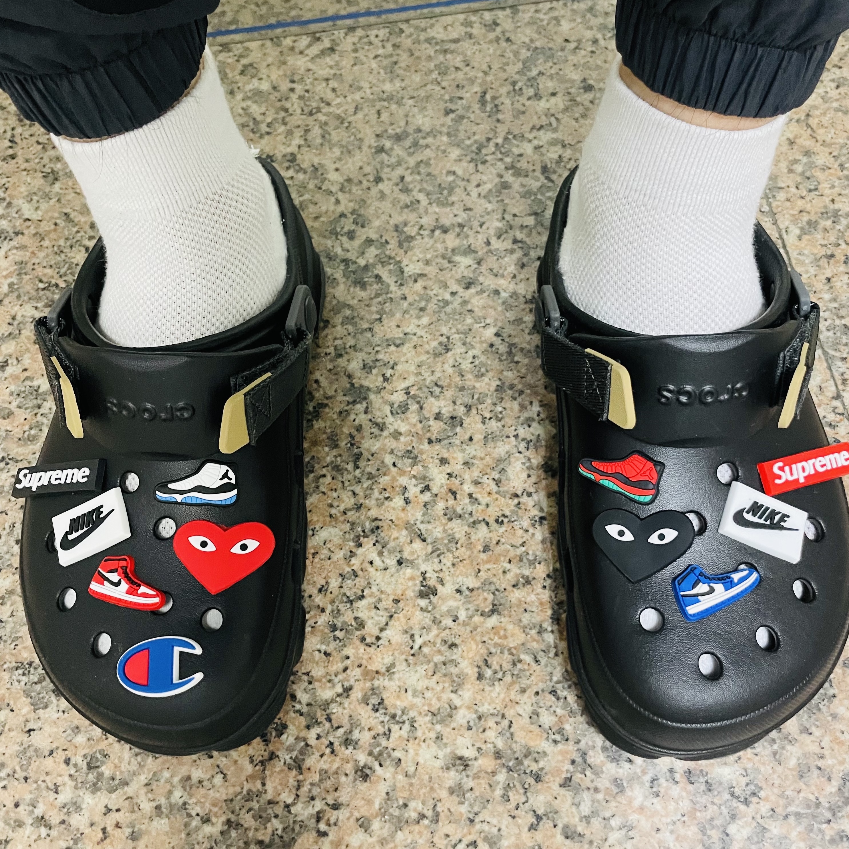 Crocs All Terrain Clog Black 착용 스타일