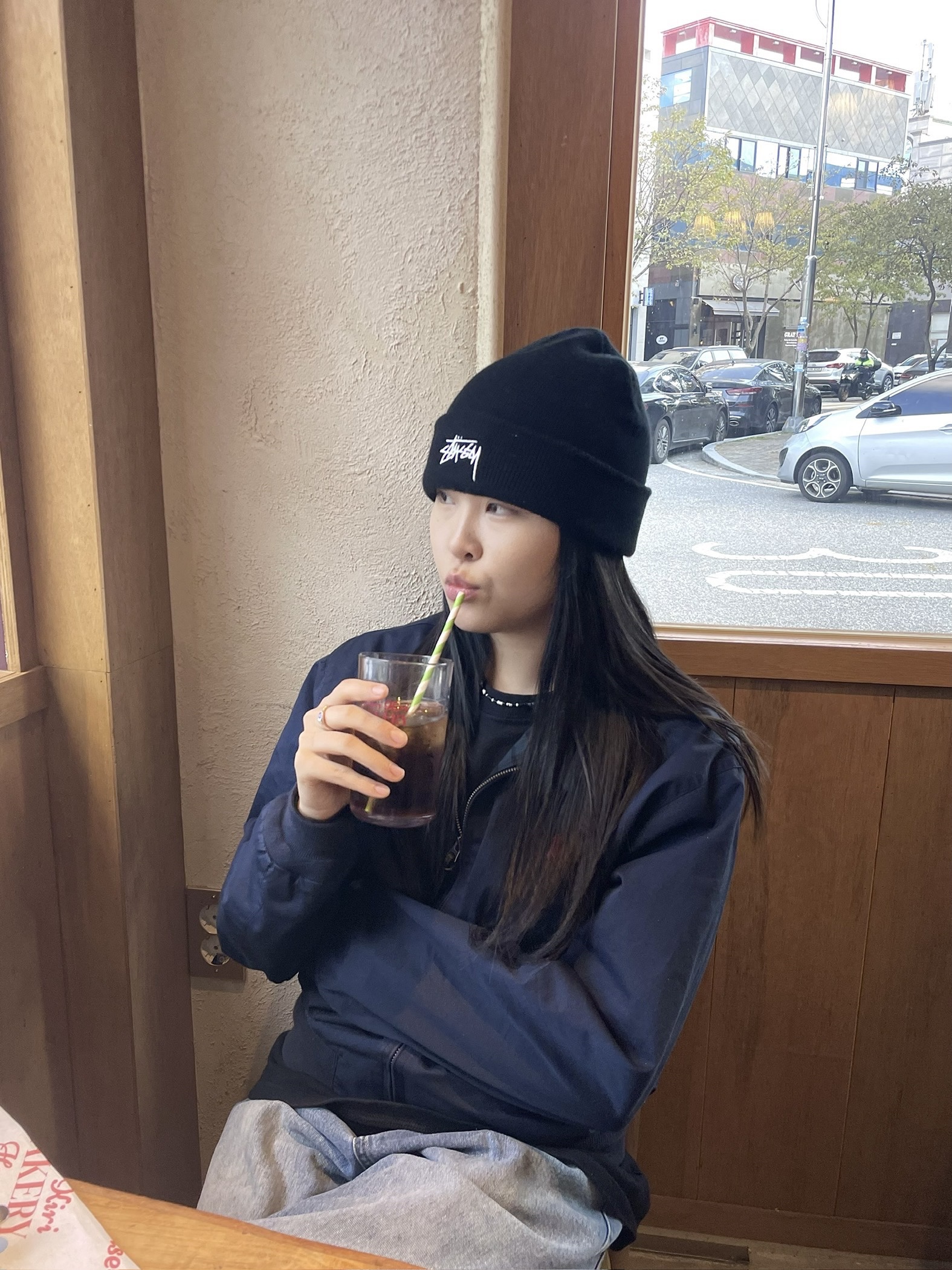 Stussy Stock Cuff Beanie Black, Stussy Basic Stussy Pigment Dyed T-Shirt Black 2023 착용 스타일