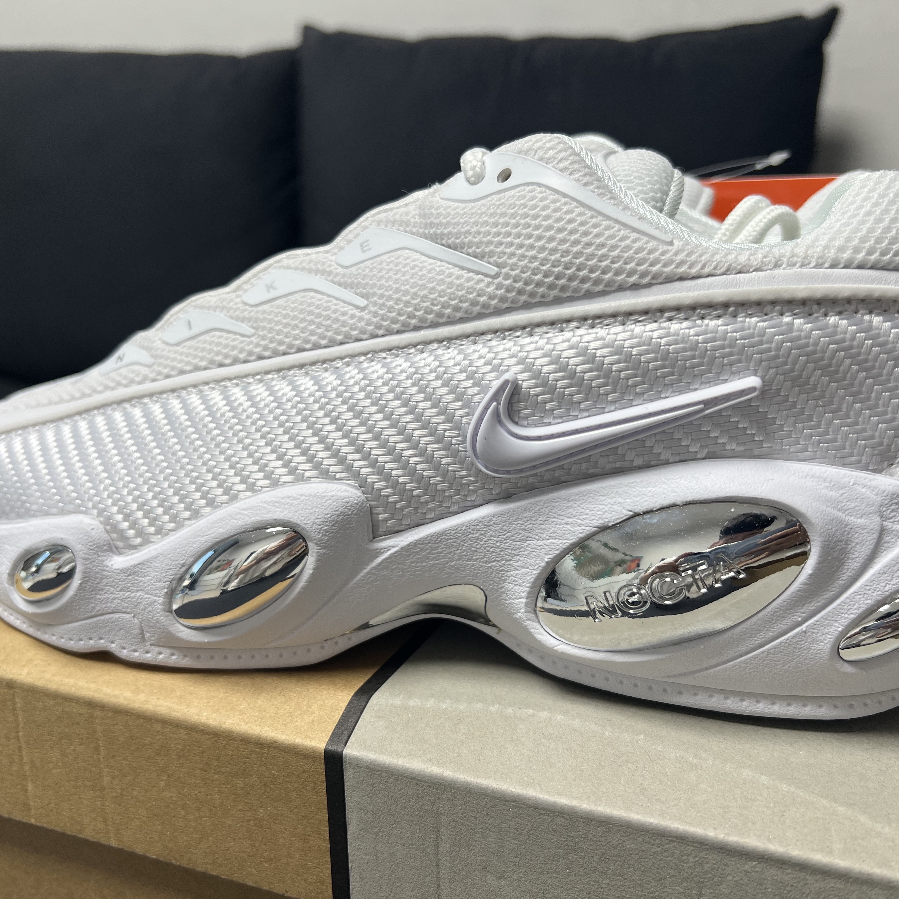Nike x Drake Nocta Glide Triple White 착용 스타일 - 2