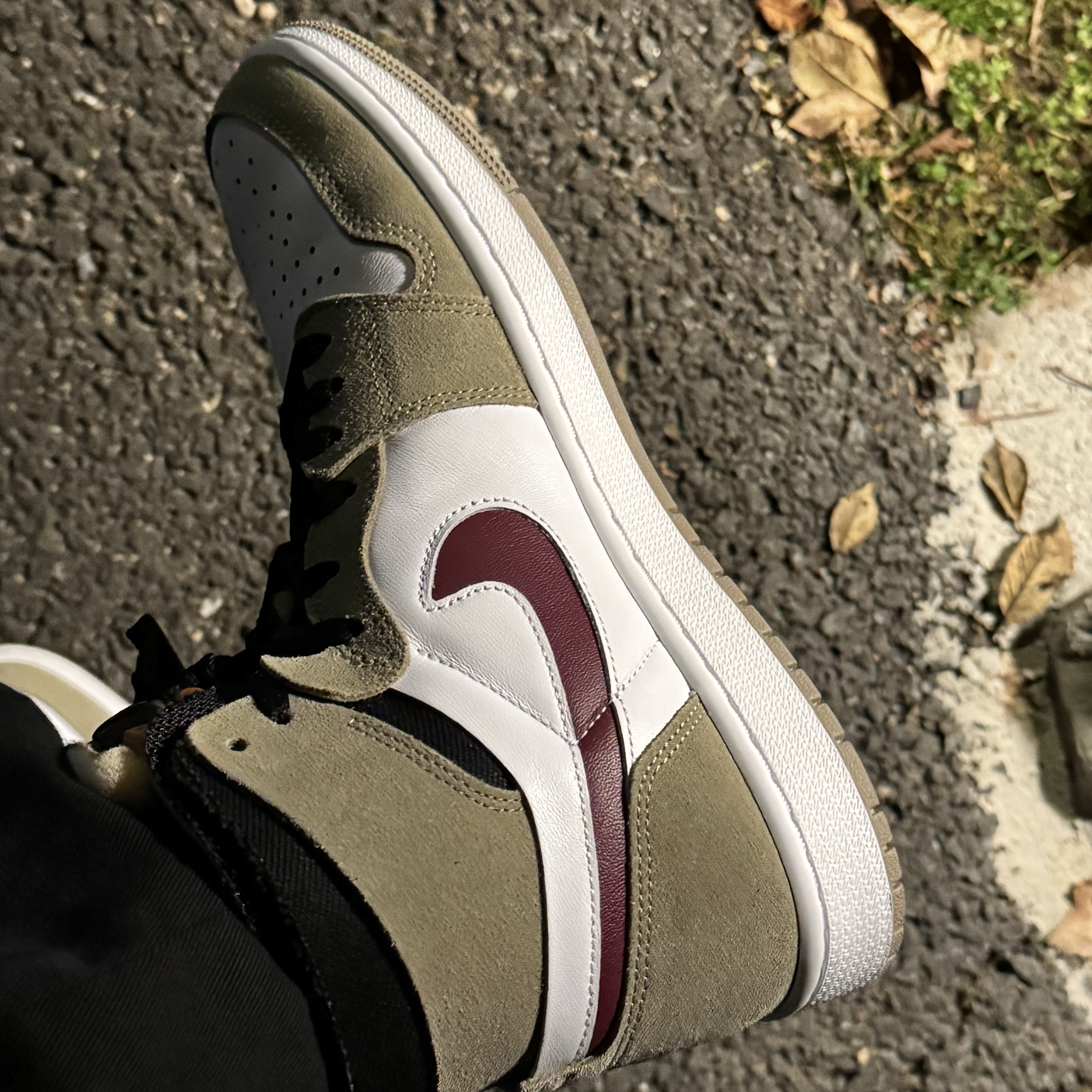 Jordan 1 Zoom Air CMFT Neutral Olive 착용 스타일