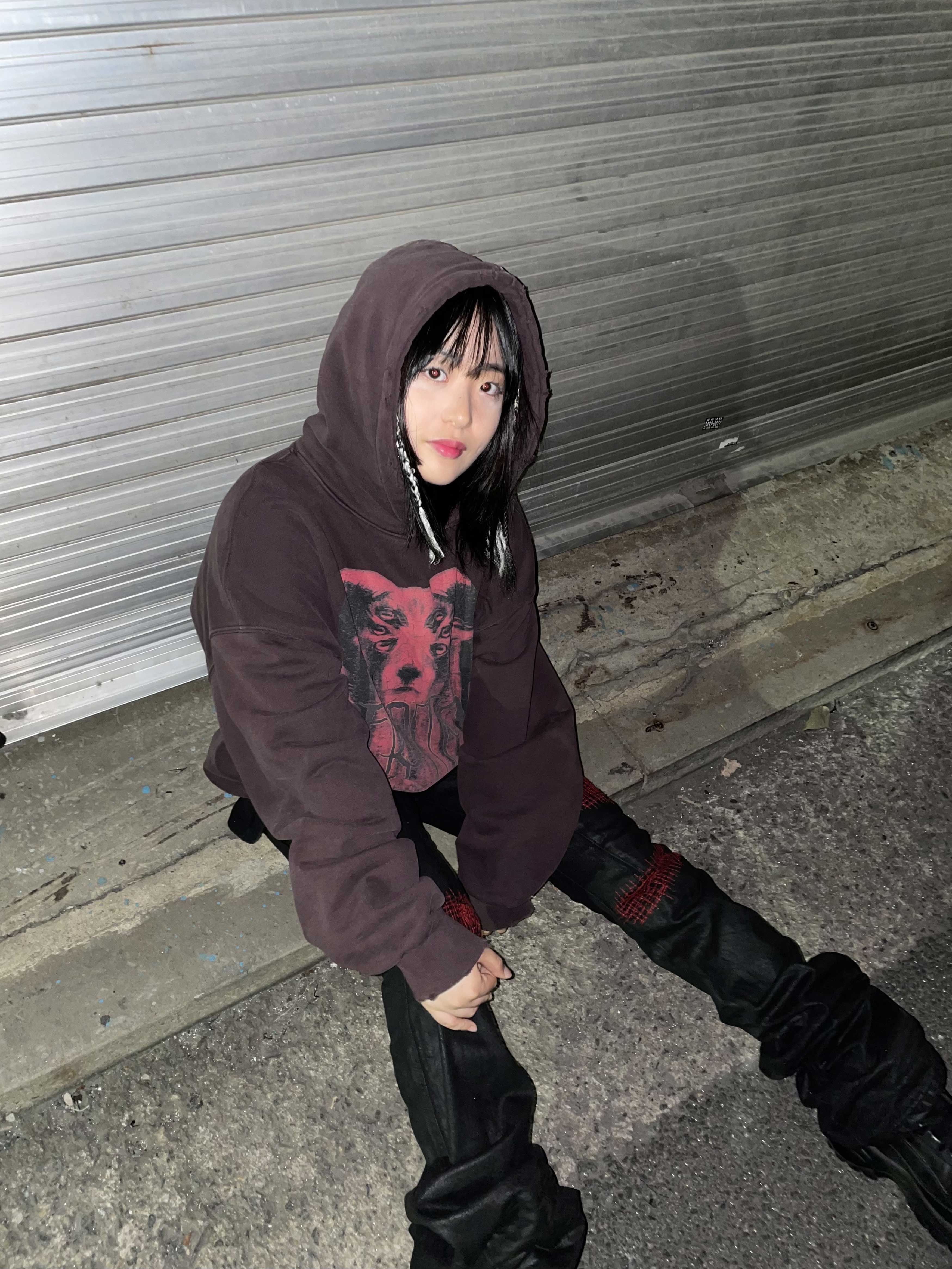 Undermycar Perdition Oglavaeil Hoodie Ox Blood - 22FW, Undermycar x Emostanceclub Emoun Destroyed Cowhide Suede Red Stitch Denim Toreador - 23FW 착용 스타일 - 2