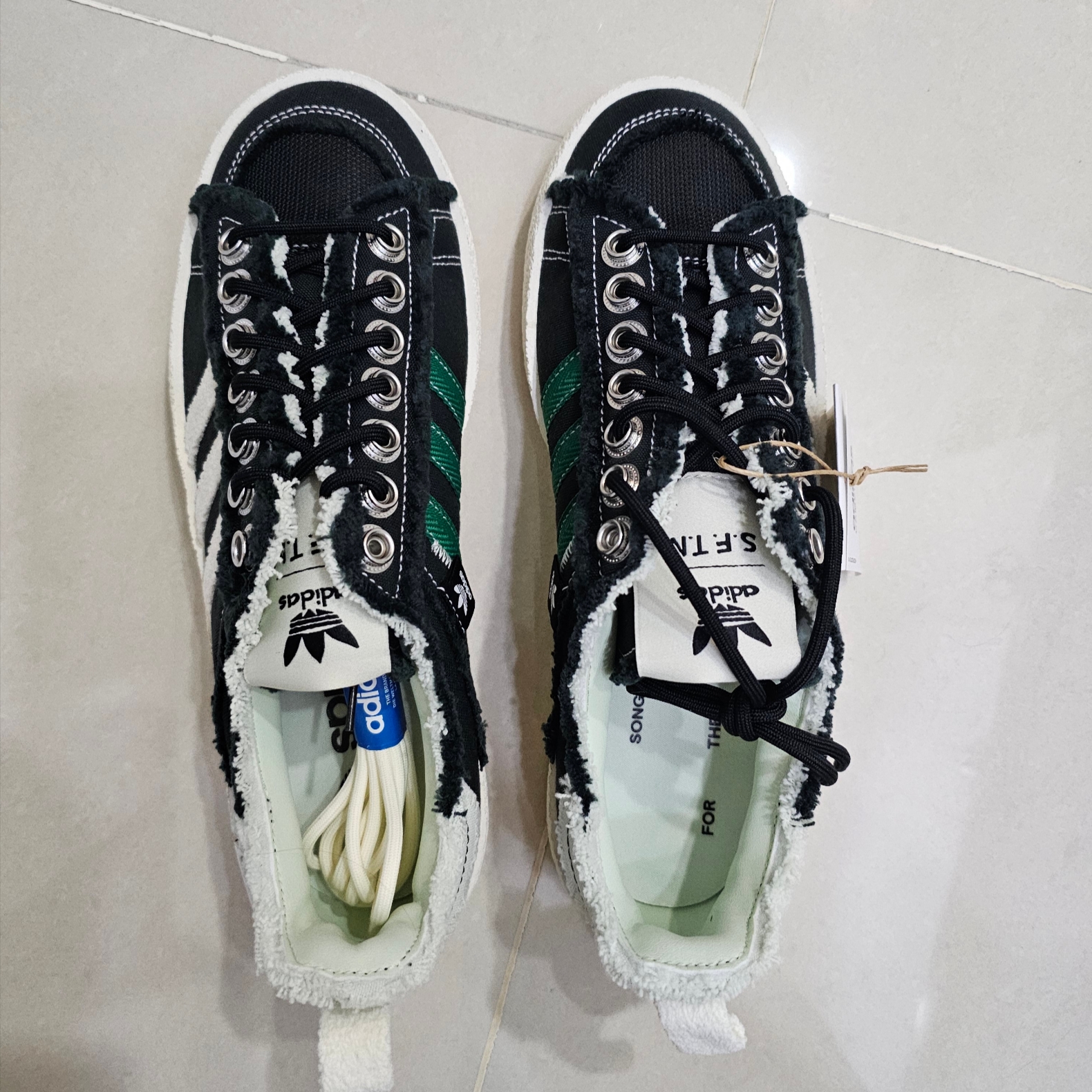 Adidas x Song for the Mute Campus 80s Core Black Cream White 착용 스타일 - 3