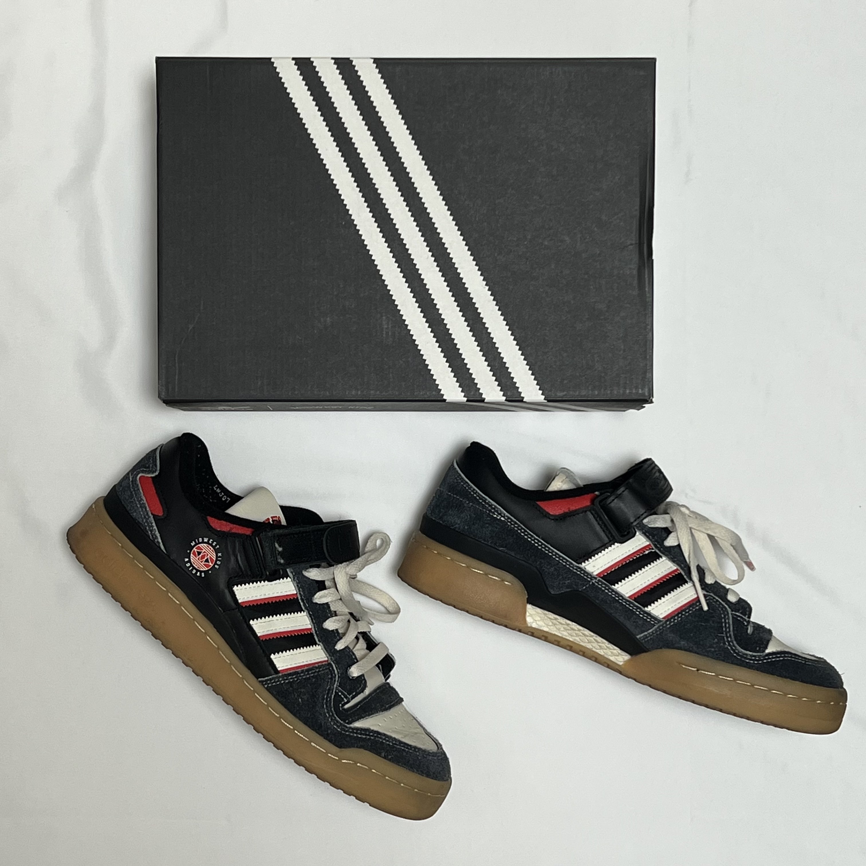 Adidas x Midwest Kids Forum 84 Low Black 착용 스타일 - 1
