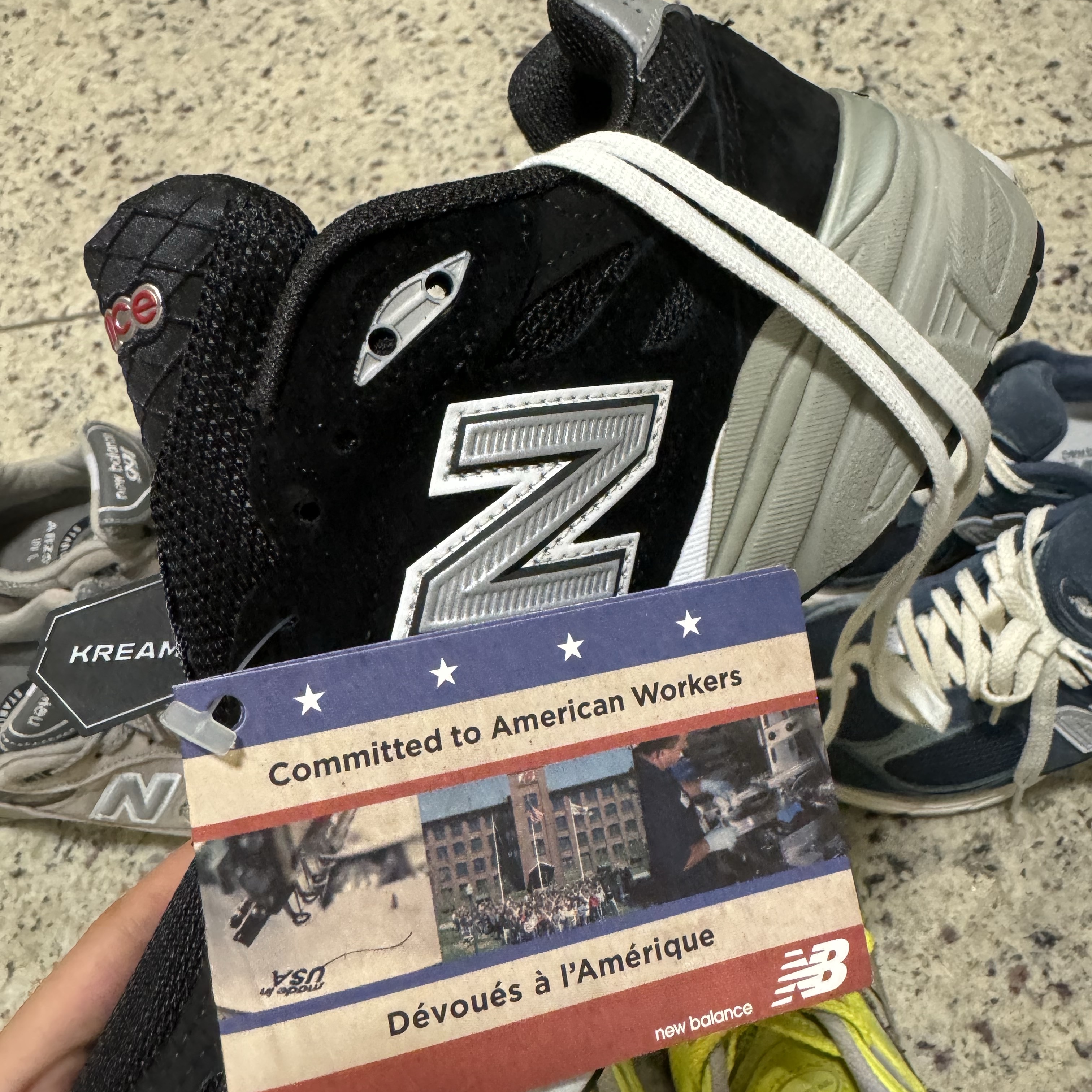 (W) New Balance 990v3 Made in USA Black White - B Standard 착용 스타일 - 3