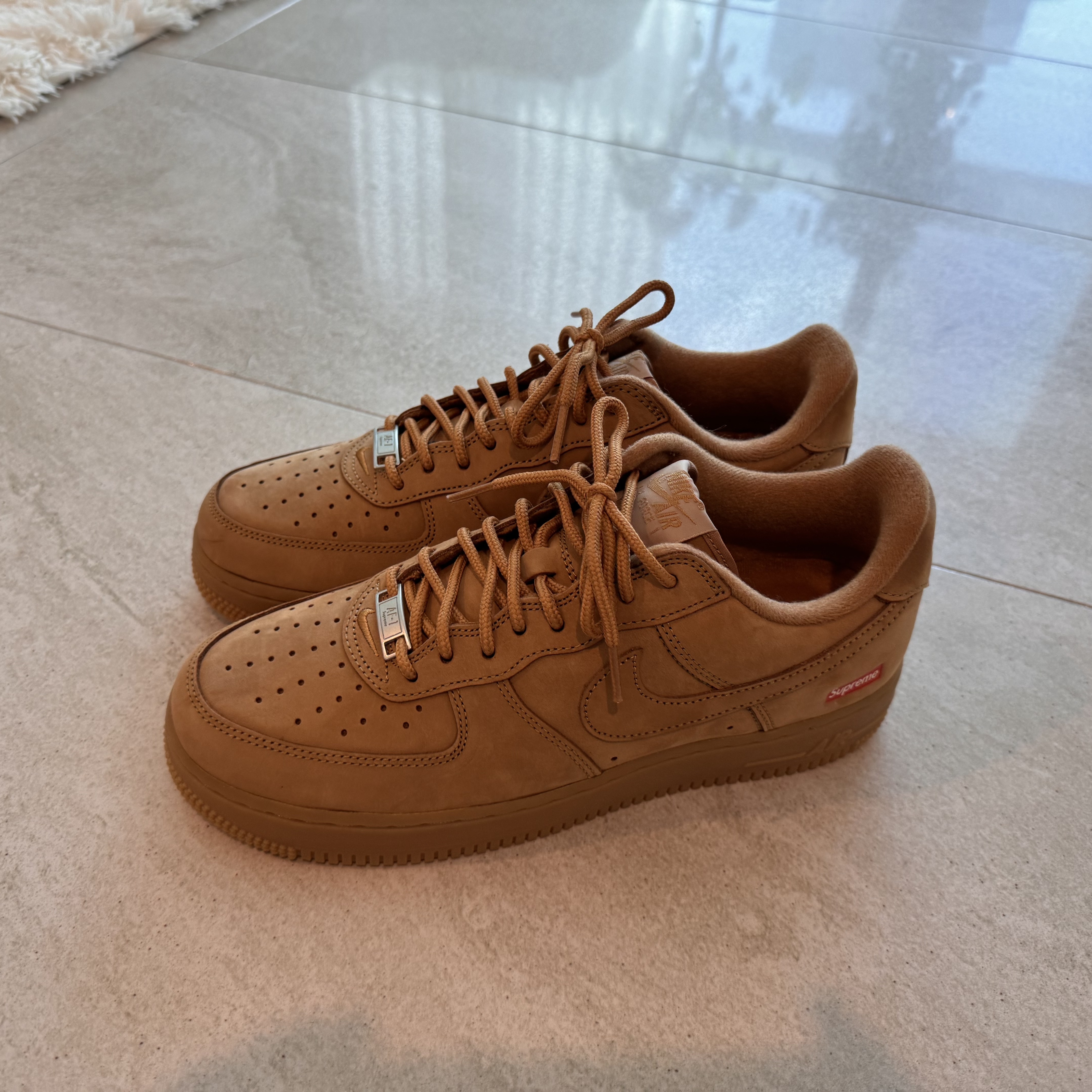 Nike x Supreme Air Force 1 Low Flax 착용 스타일 - 2