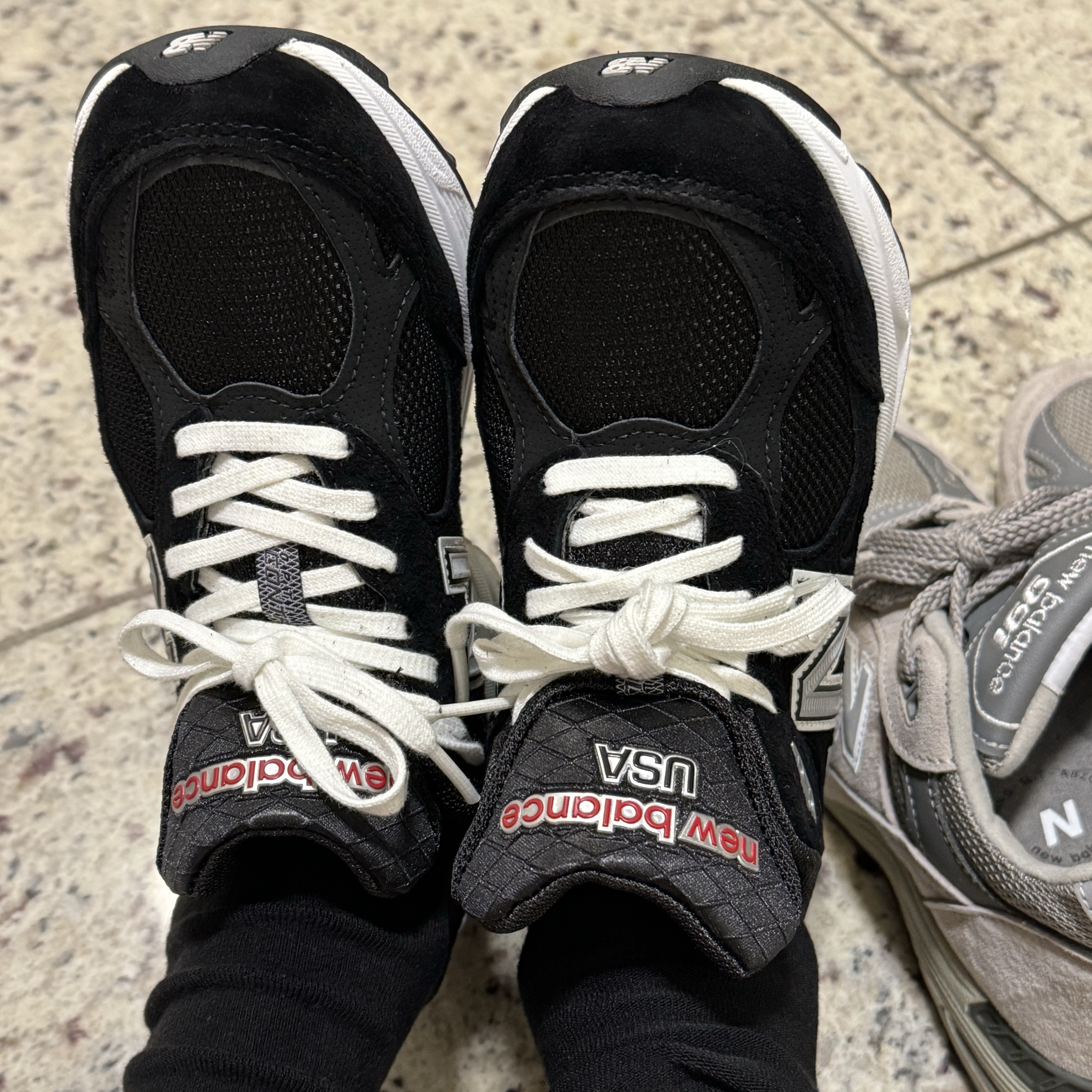 (W) New Balance 990v3 Made in USA Black White - B Standard 착용 스타일 - 7