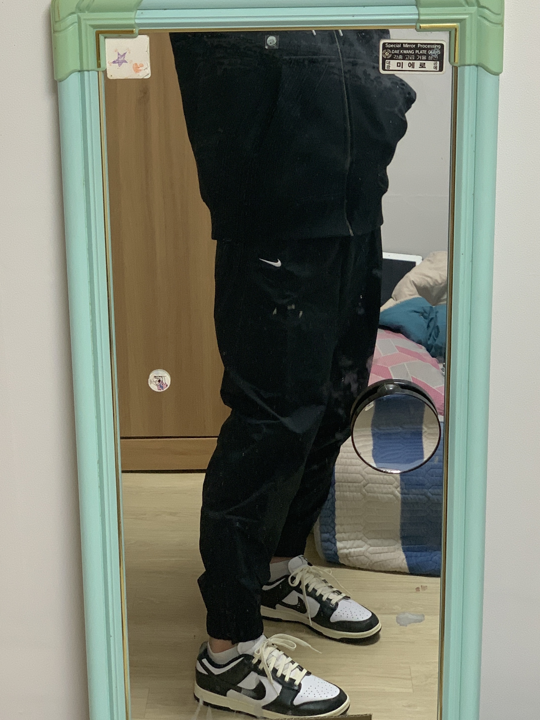 Nike NRG Solo Swoosh Woven Track Pants Black White - Asia, (W) Nike Dunk Low Vintage Black and White 착용 스타일