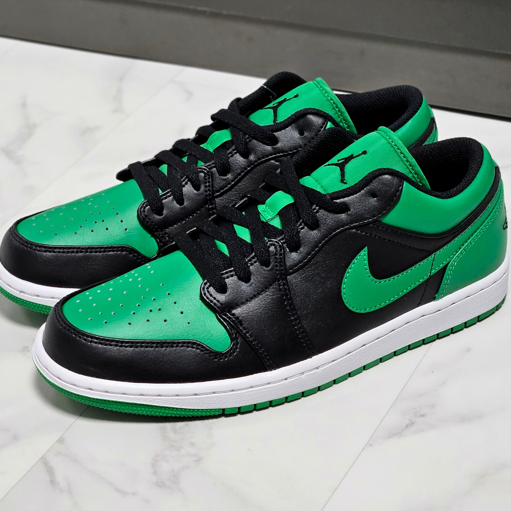 Jordan 1 Low Lucky Green 착용 스타일 - 3