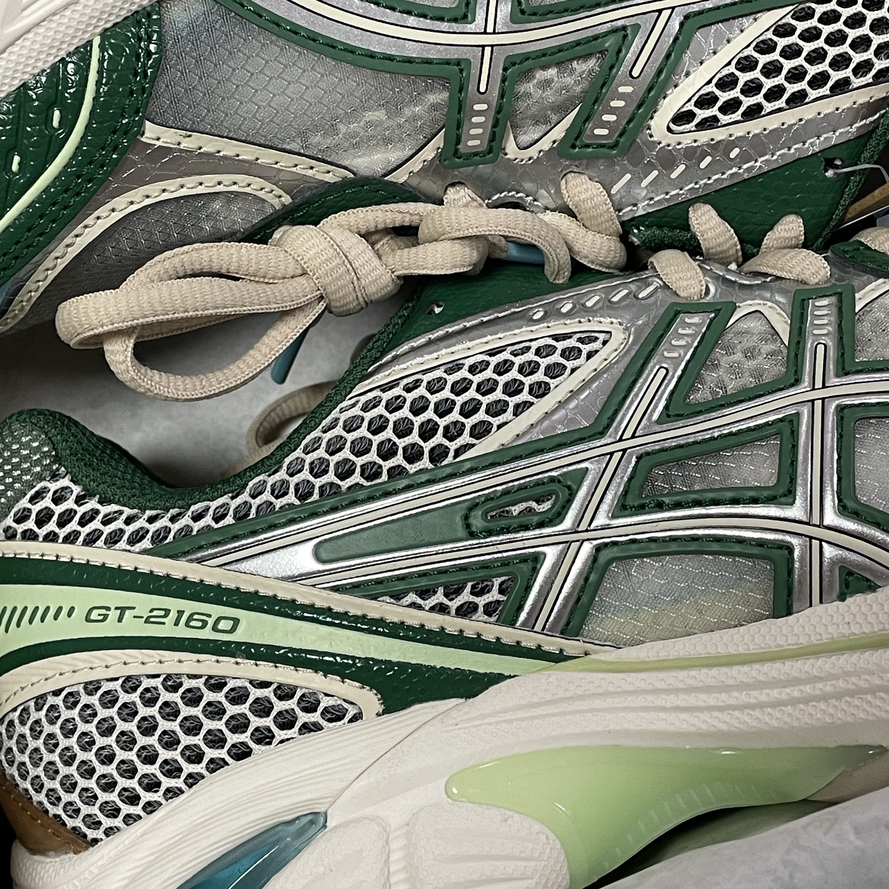 Asics x Above The Clouds GT-2160 Cream Shamrock Green 착용 스타일 - 2