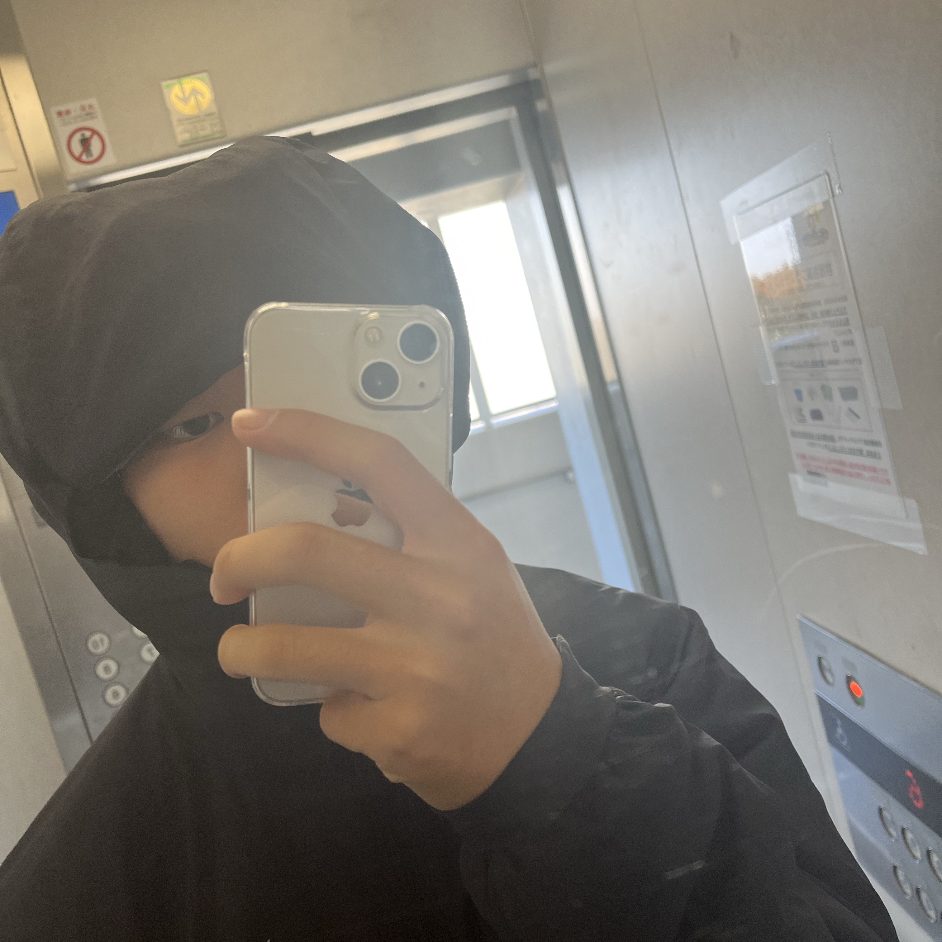Arc'teryx Atom LT Hoody Black 착용 스타일 - 2