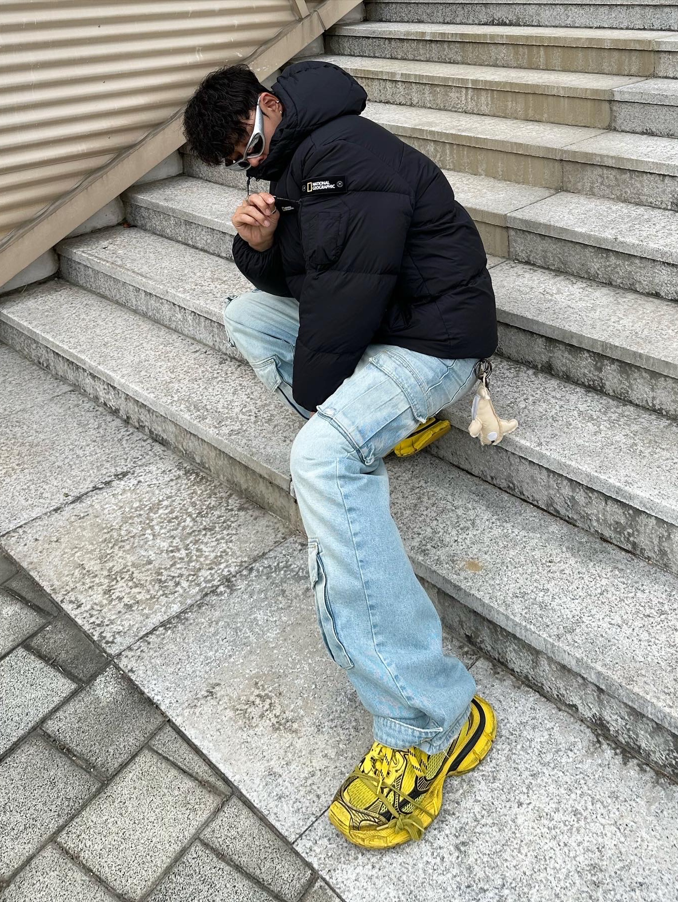 Balenciaga 3XL Sneakers Yellow Black 착용 스타일 - 2