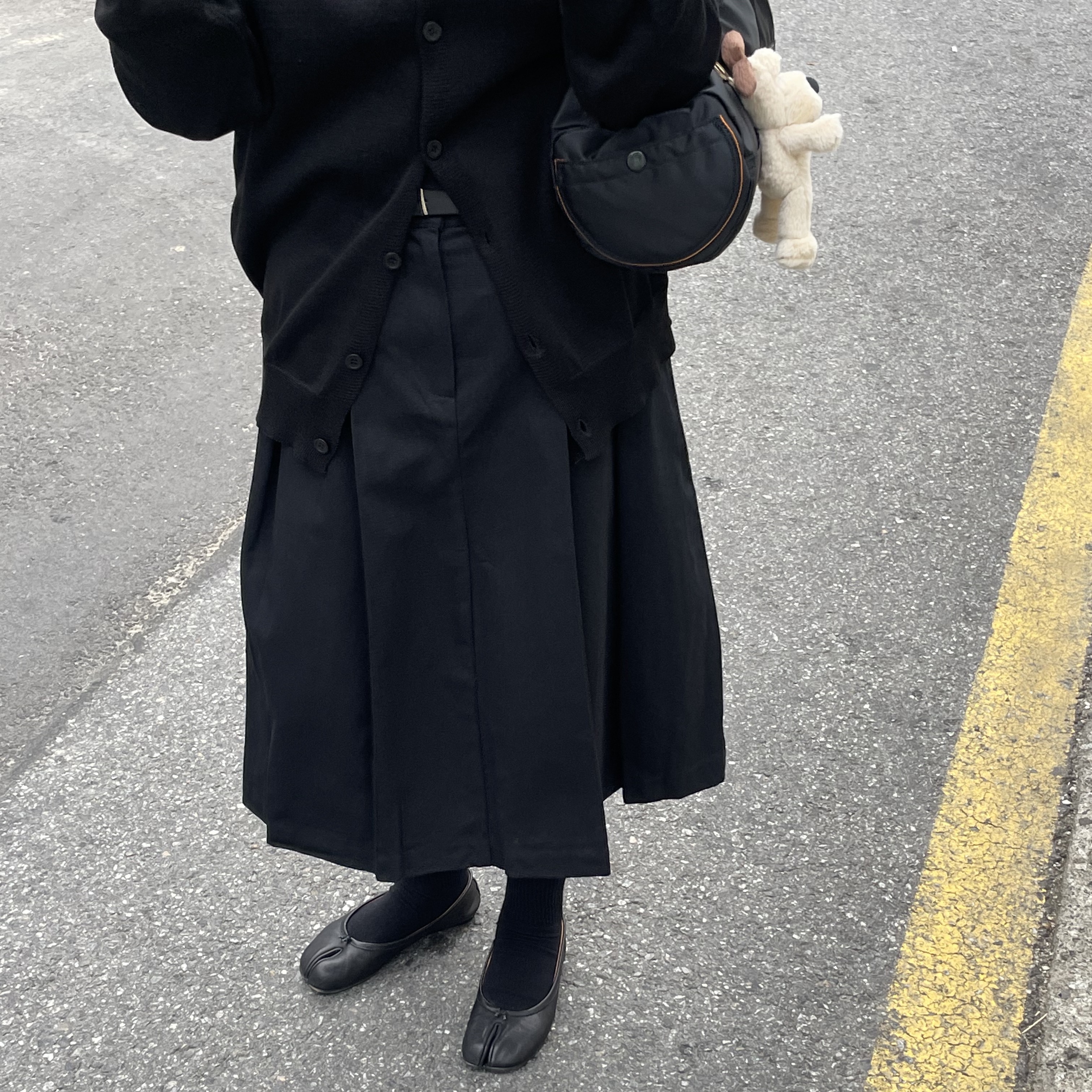 Porter Tanker Duffle Bag L Black, (W) Maison Margiela Tabi Leather Ballerina Shoes Black 착용 스타일