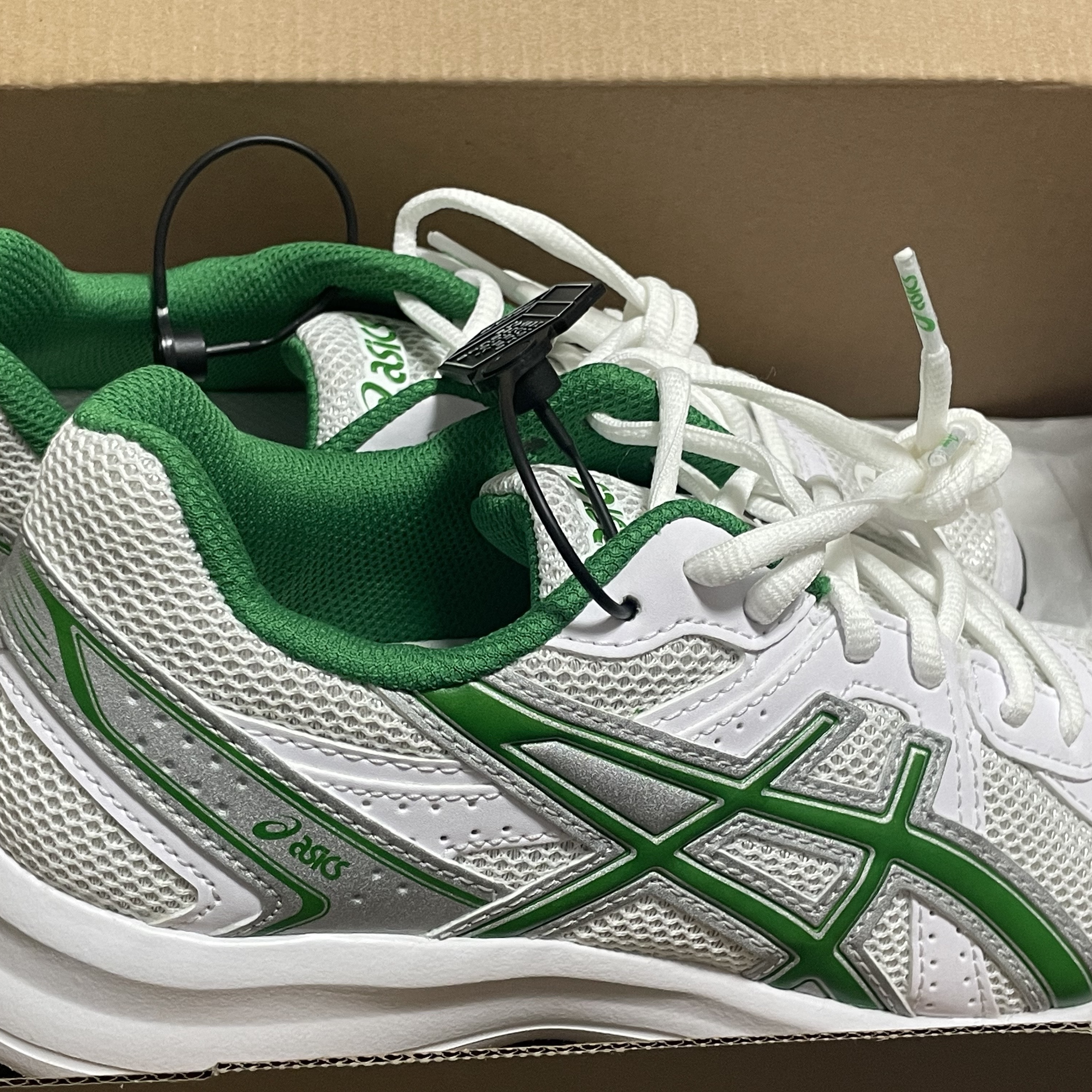 Asics Jog 100 S White Green - 2E Wide 착용 스타일