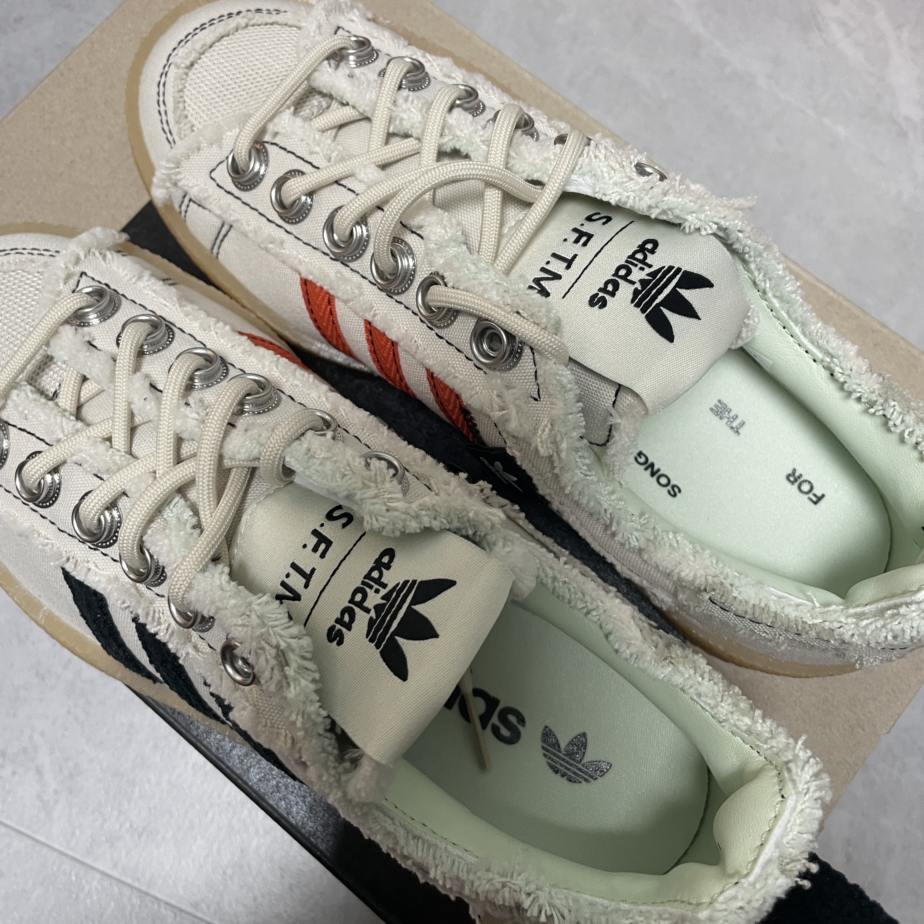 Adidas x Song for the Mute Campus 80s Bliss Core Black 착용 스타일 - 2