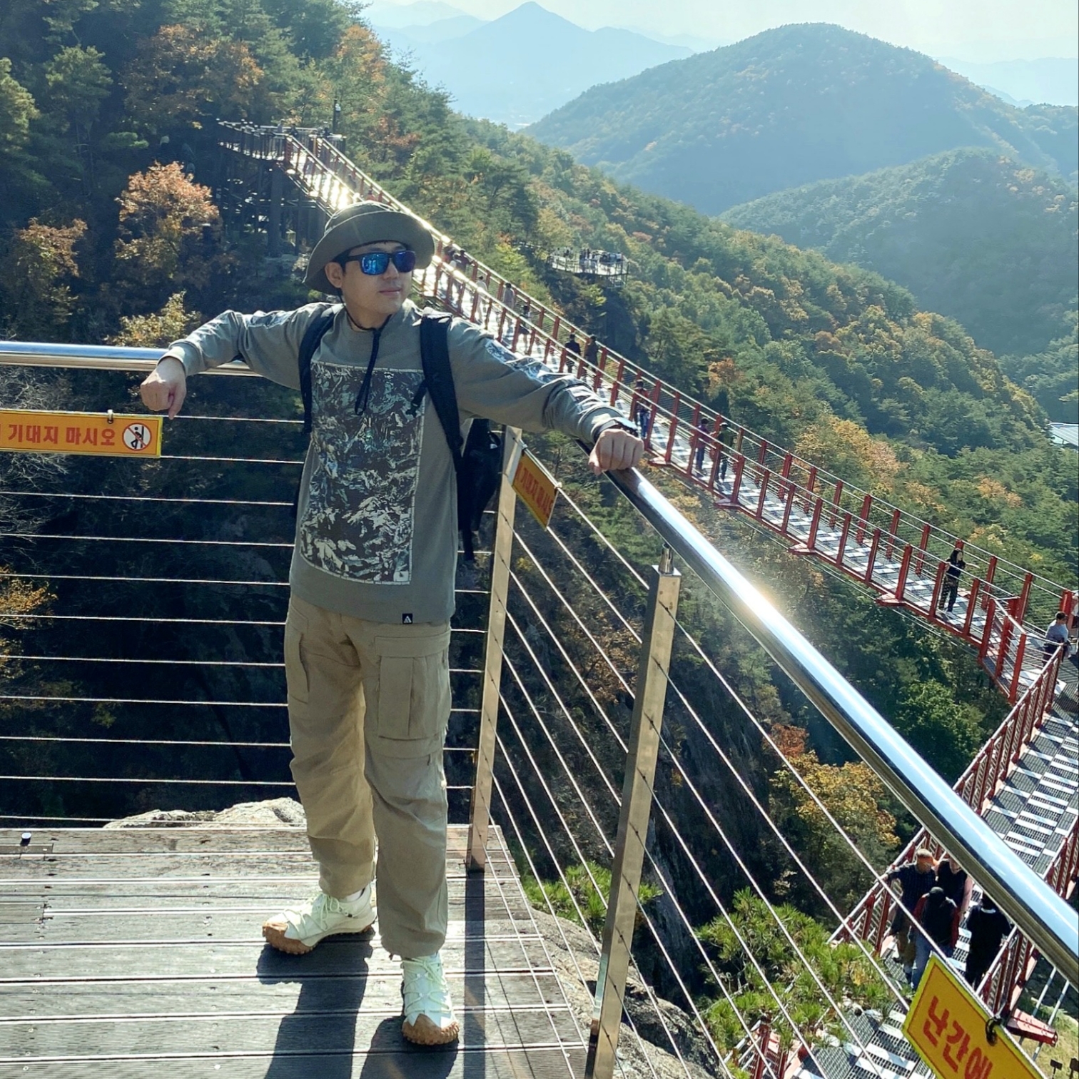 Nike NRG ACG Cave Long Sleeve T-Shirt Light Army - Asia, Nike x Drake Nocta Souvenir Cactus Bucket Hat Olive 착용 스타일