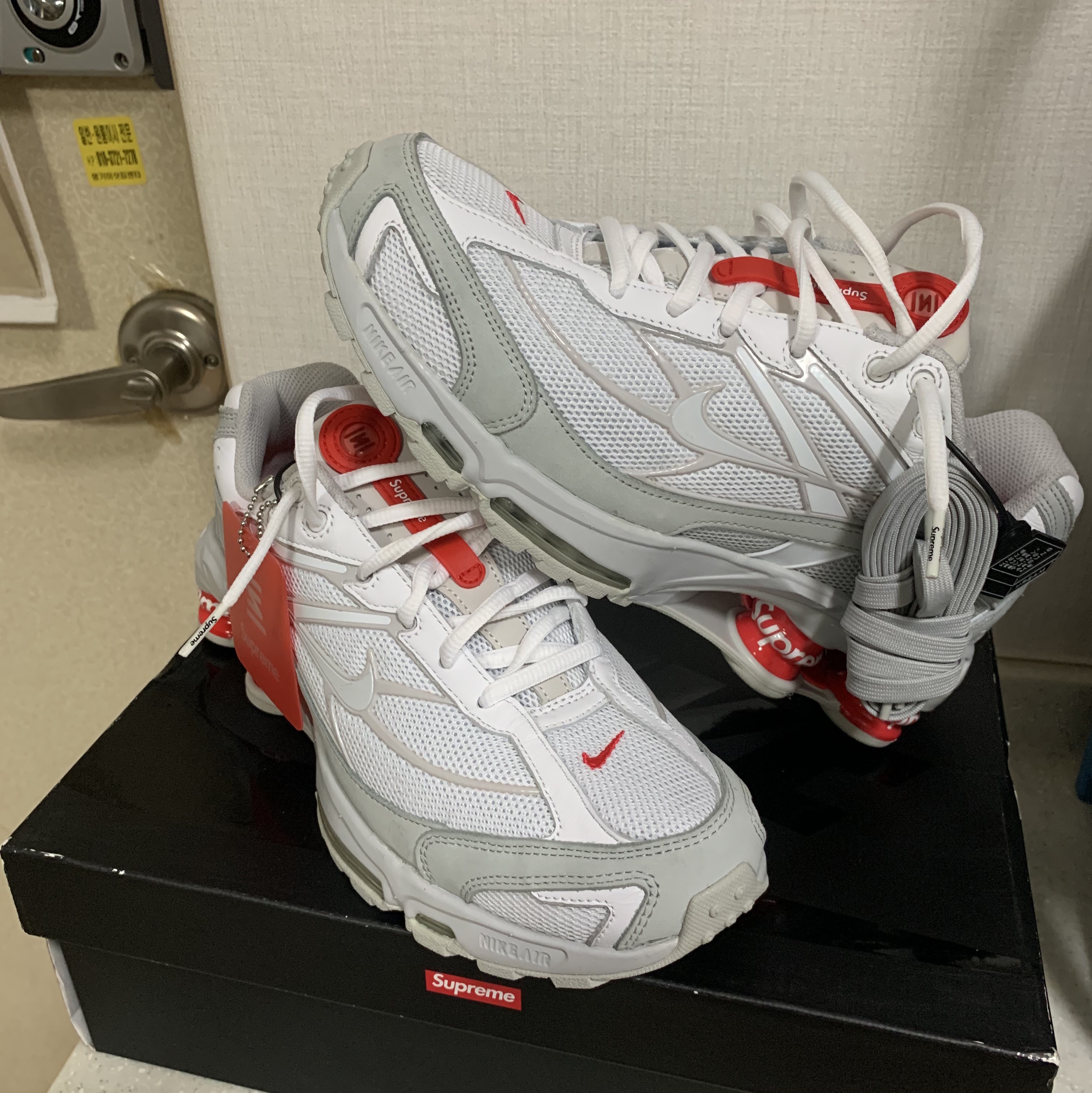 Nike x Supreme Shox Ride 2 SP White 착용 스타일