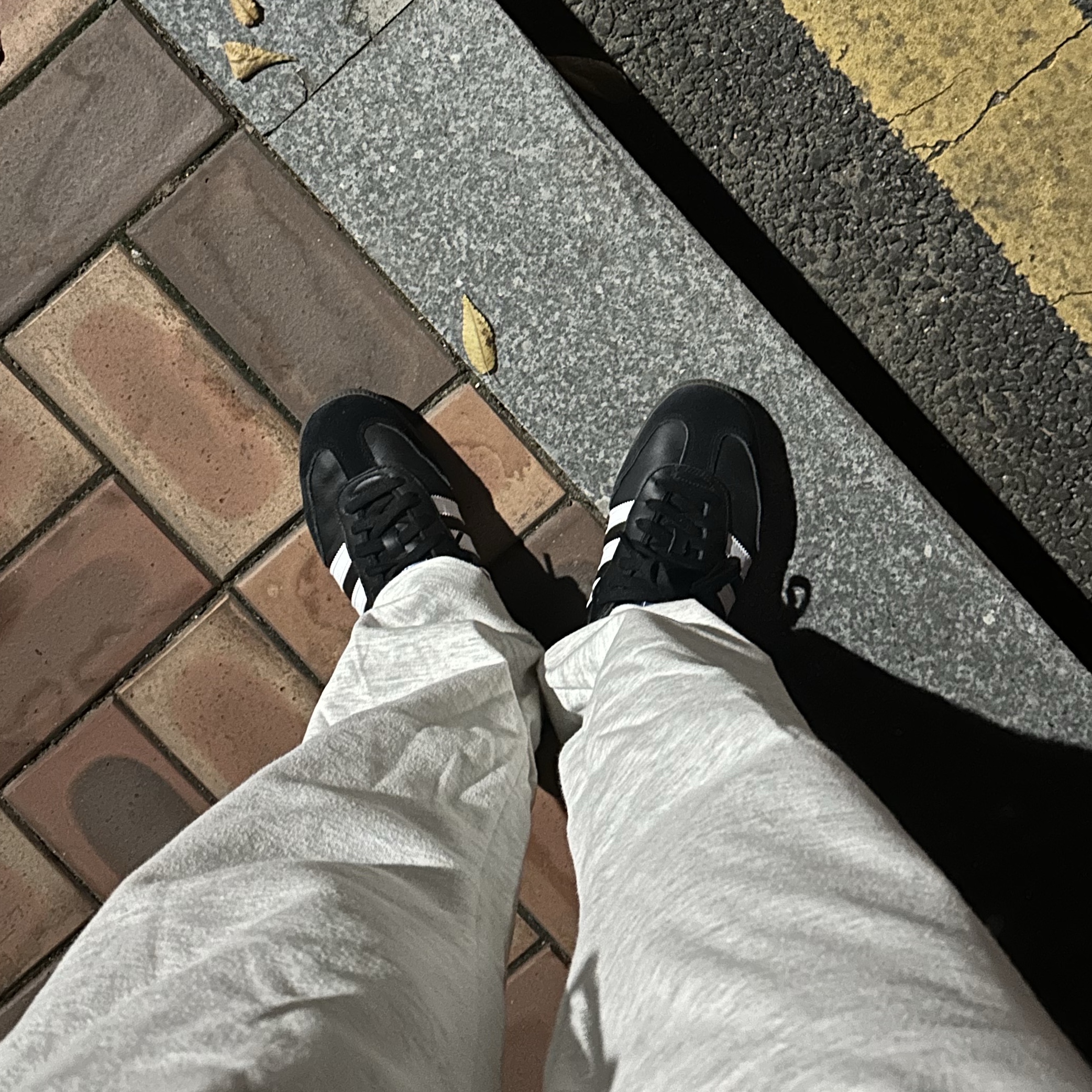 Adidas Samba OG Black White Gum 착용 스타일
