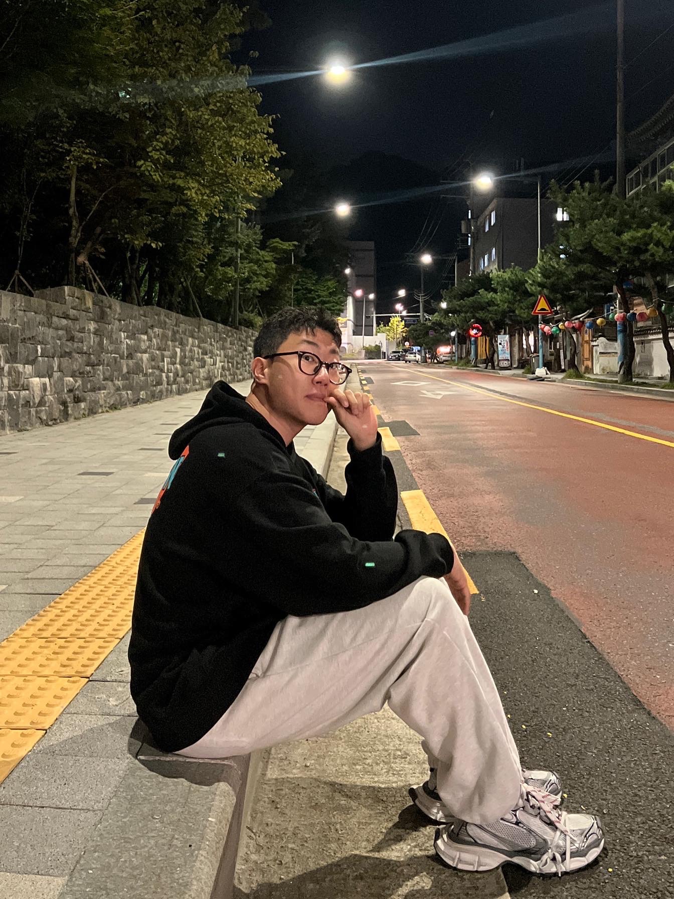 (W) Balenciaga 3XL Sneakers Grey White Red, Balenciaga 3XL Sneakers Grey White Red 착용 스타일 - 2