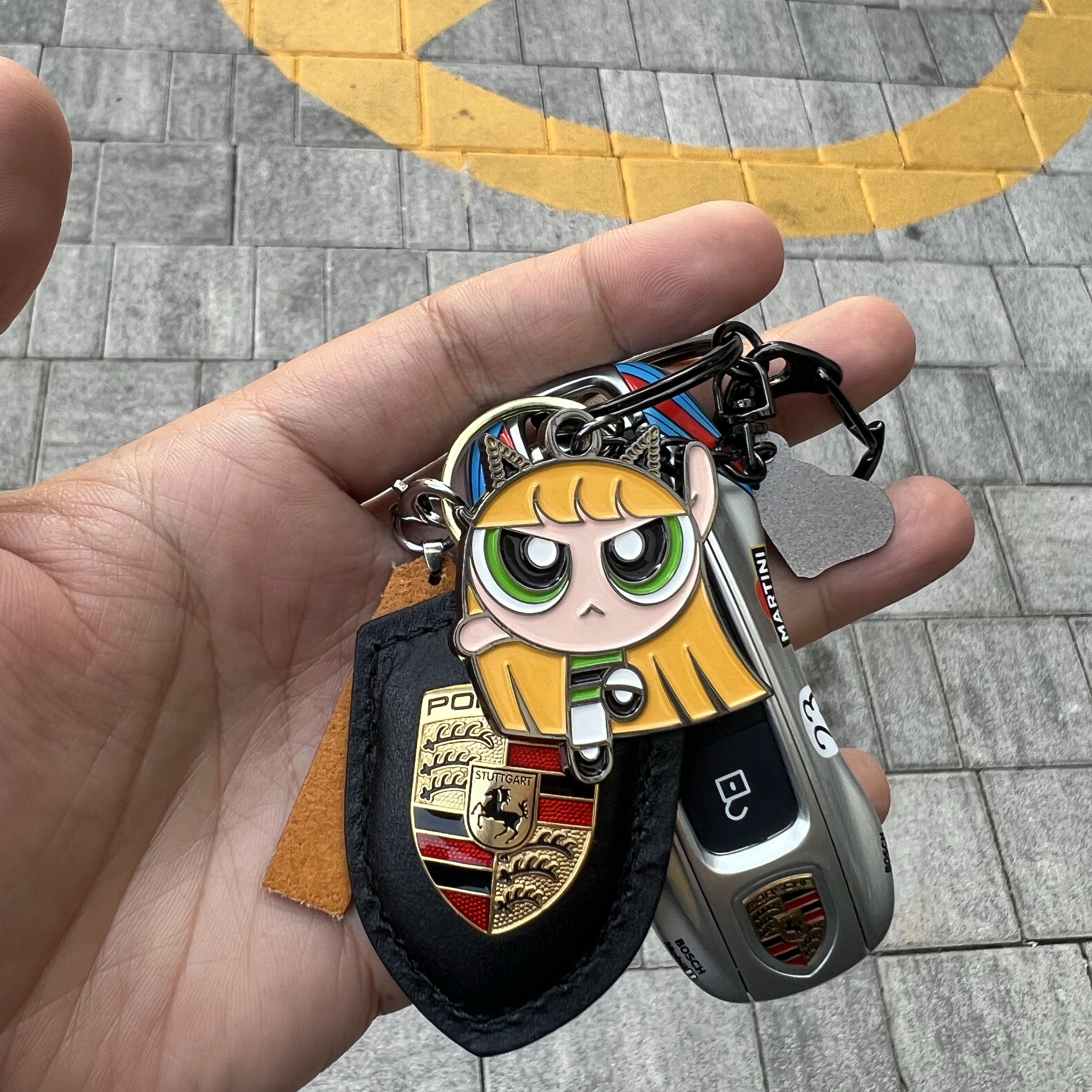 NewJeans x The Powerpuff Girls Metal Keyring Haerin 착용 스타일