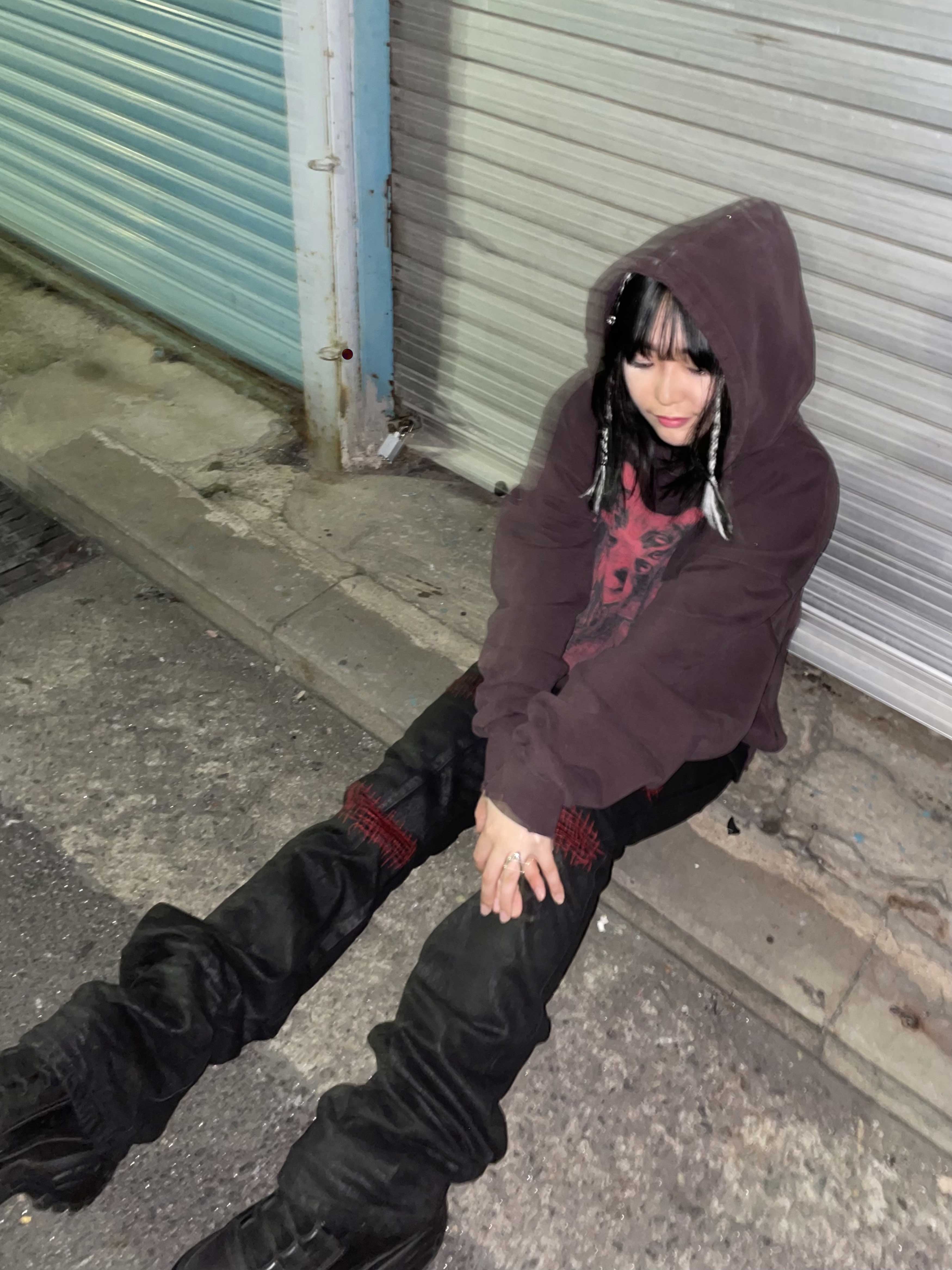 Undermycar Perdition Oglavaeil Hoodie Ox Blood - 22FW, Undermycar x Emostanceclub Emoun Destroyed Cowhide Suede Red Stitch Denim Toreador - 23FW 착용 스타일 - 3