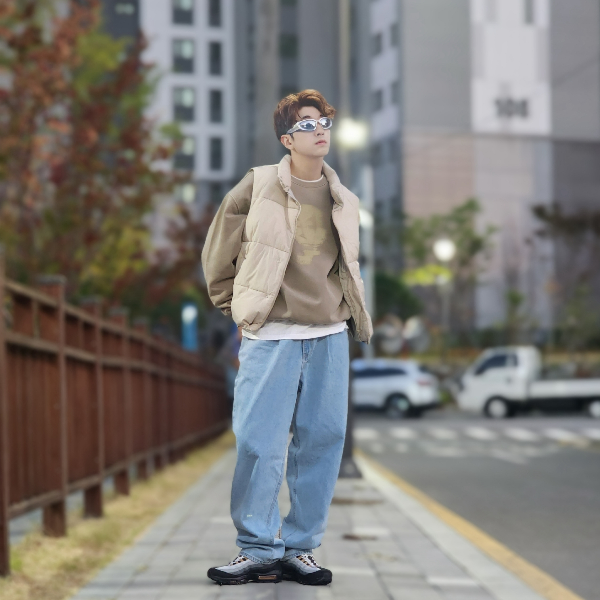 Nike Air Max 95 Wolf Grey Yellow Strike 착용 스타일 - 2
