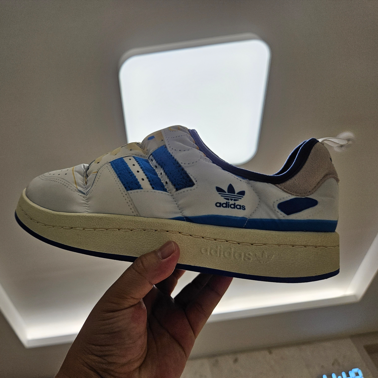 Adidas Puffylette Forum 84 Cloud White 착용 스타일