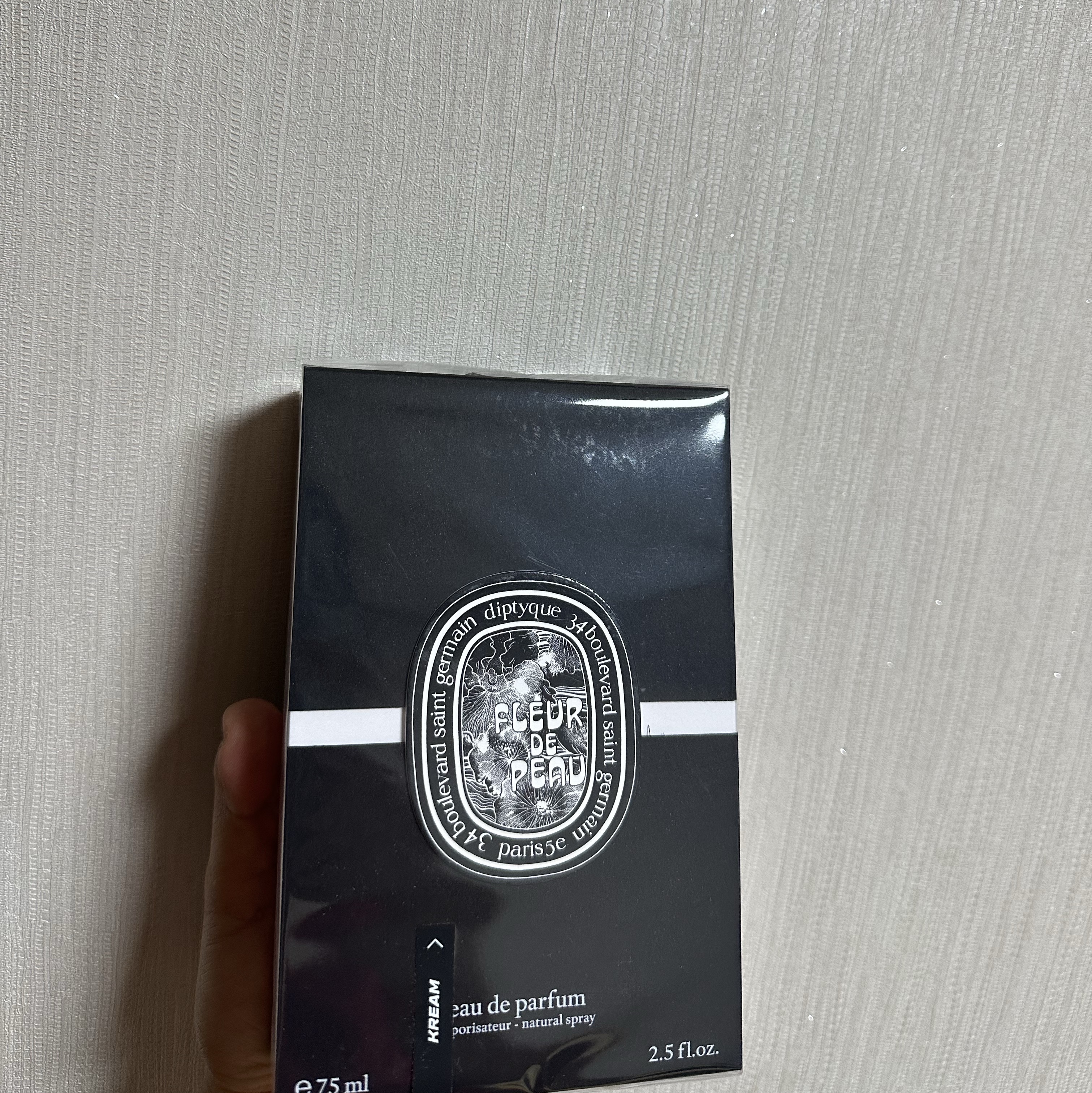 Diptyque Fleur De Peau Eau De Parfum 75ml 착용 스타일 - 1