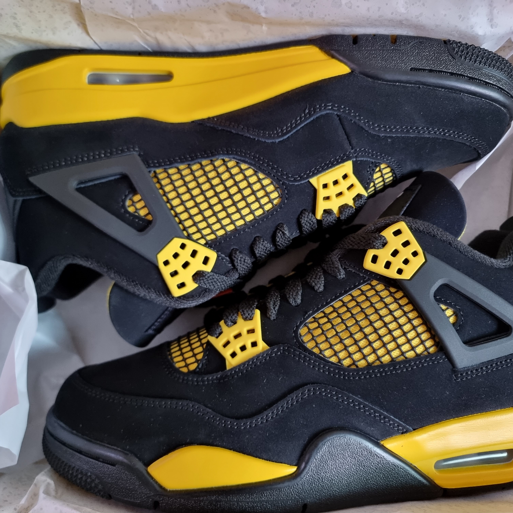 Jordan 4 Retro Thunder 2023 착용 스타일 - 2