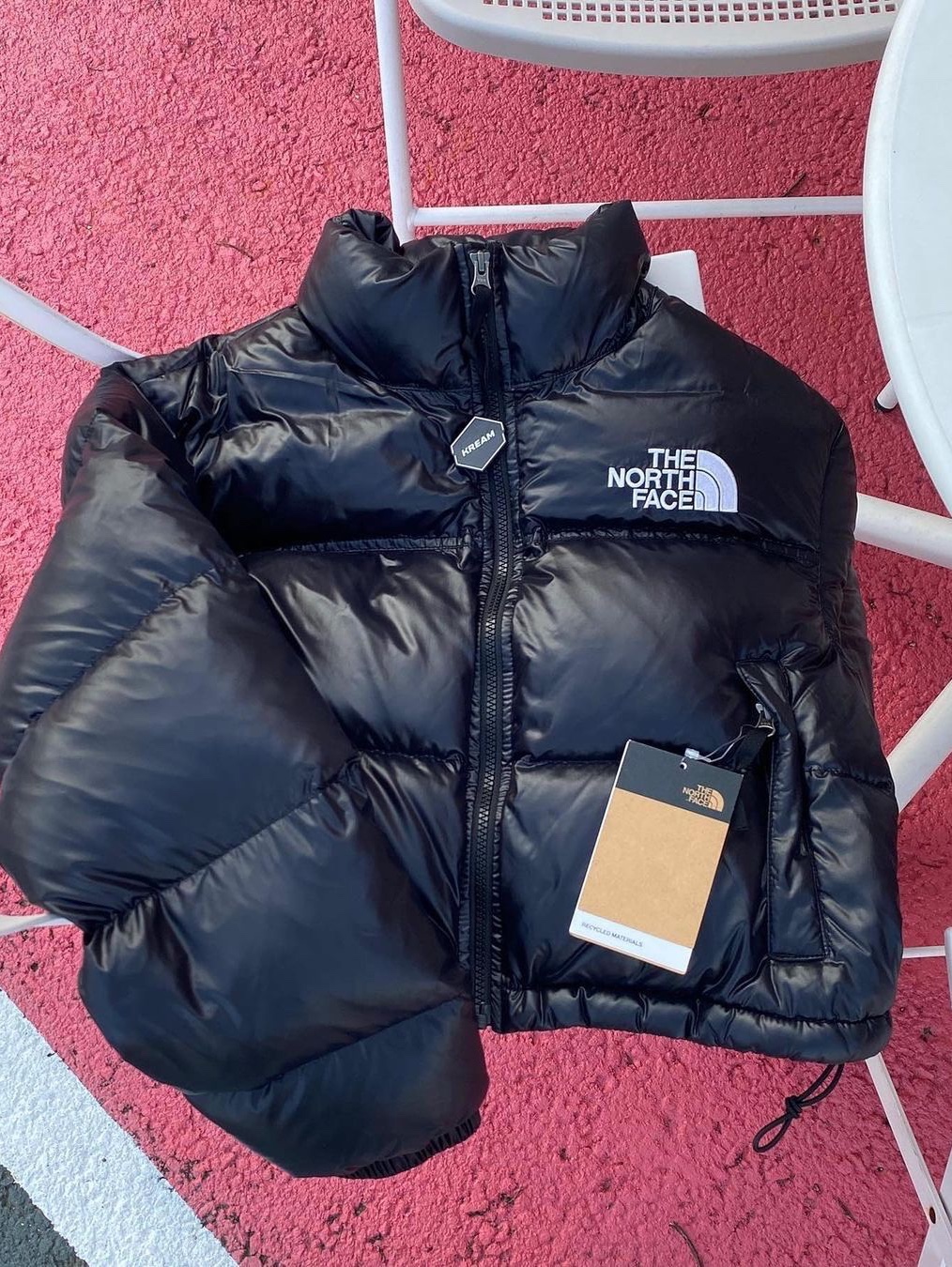 (W) The North Face Nuptse Short Jacket TNF Black 착용 스타일 - 2