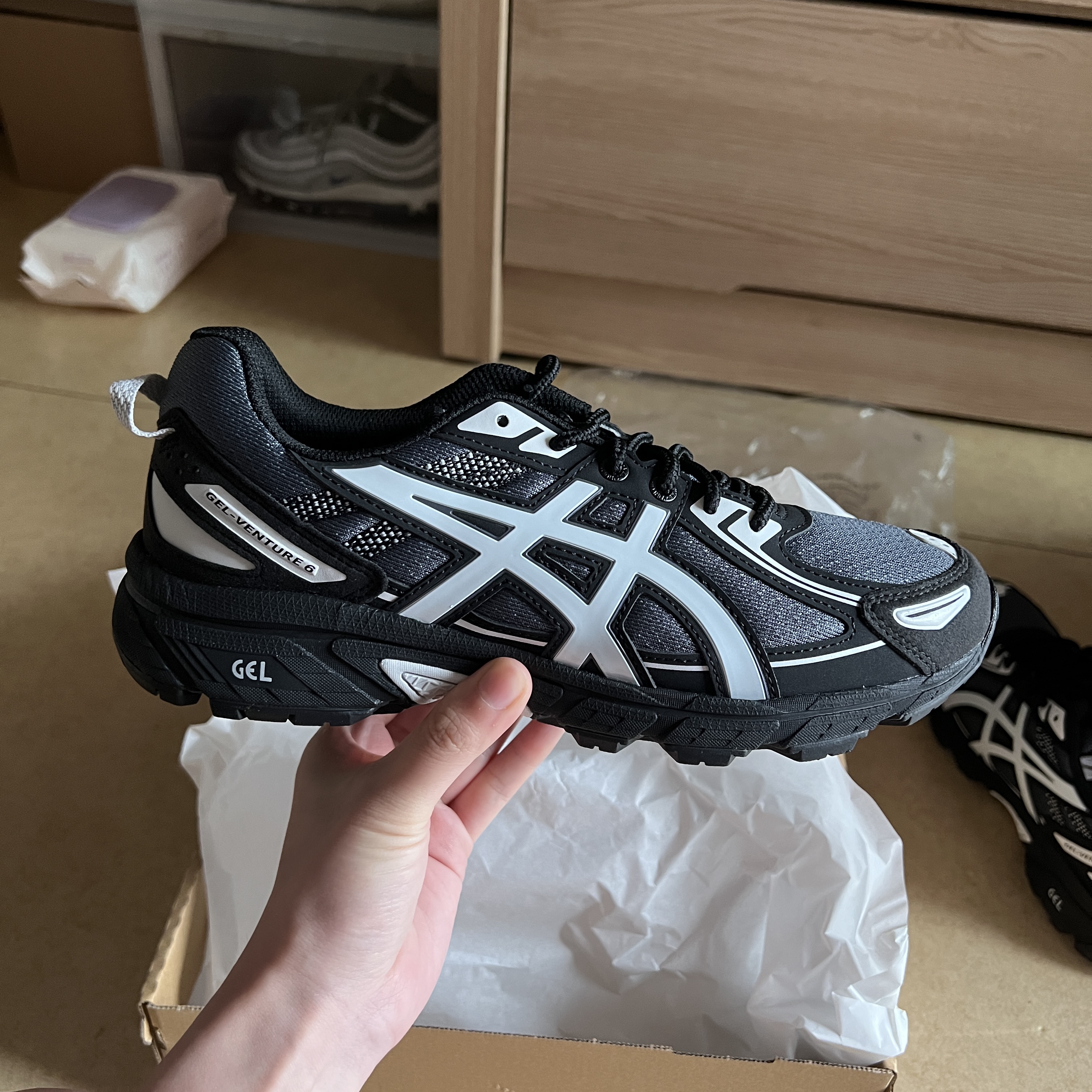 Asics Gel-Venture 6 Carrier Grey 착용 스타일 - 2