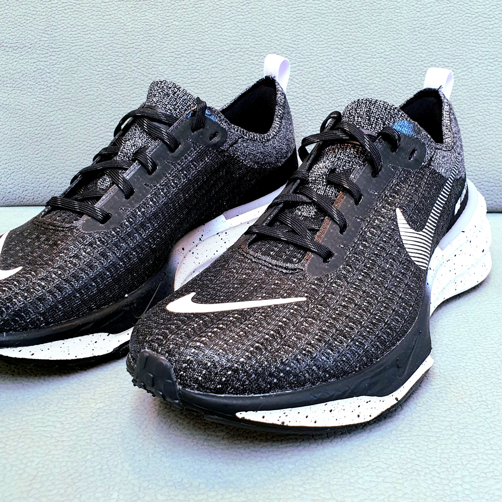 Nike ZoomX Invincible Run Flyknit 3 Black White 착용 스타일