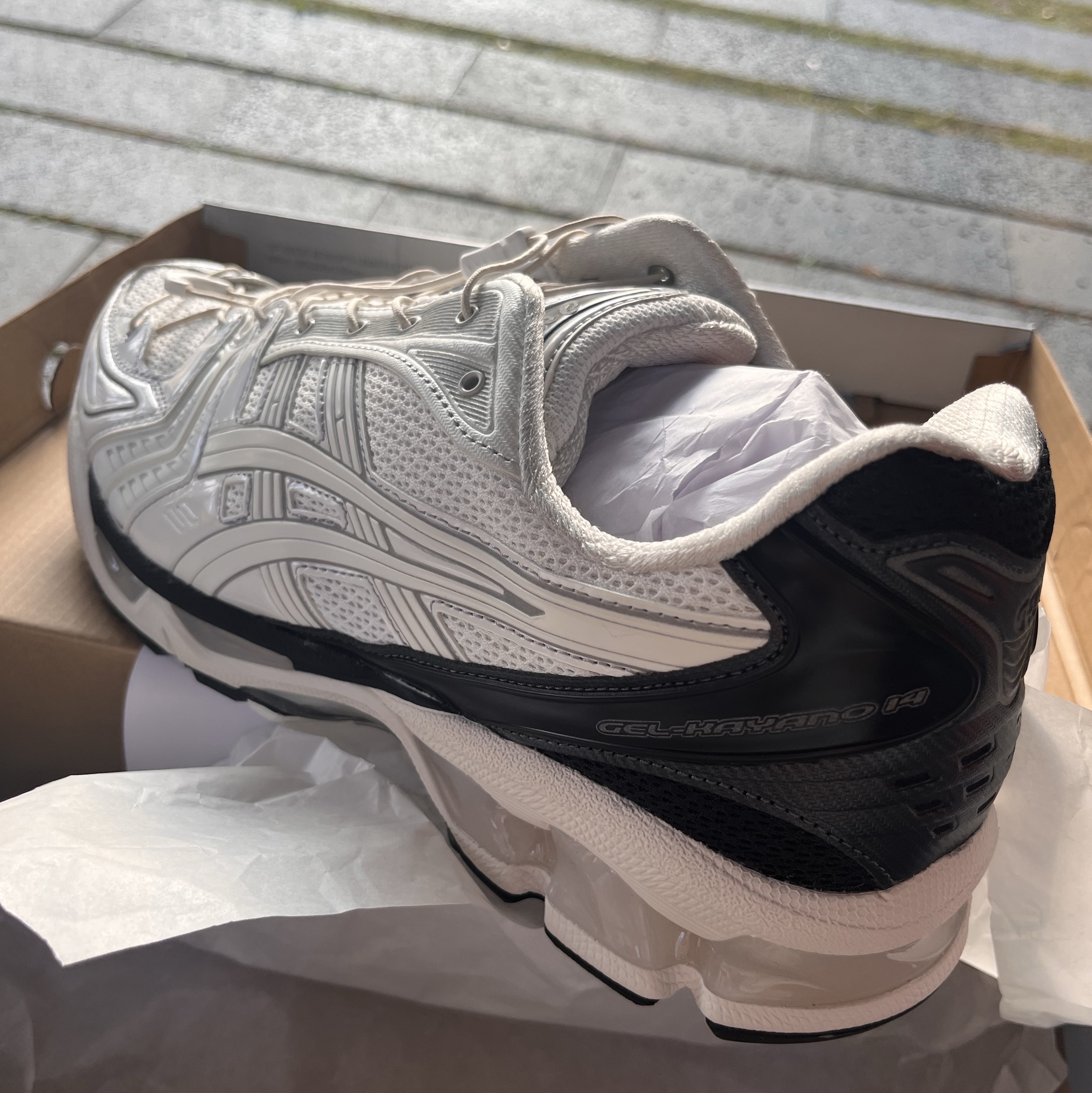 Asics x Unaffected Gel-Kayano 14 Galaxy White 착용 스타일 - 1