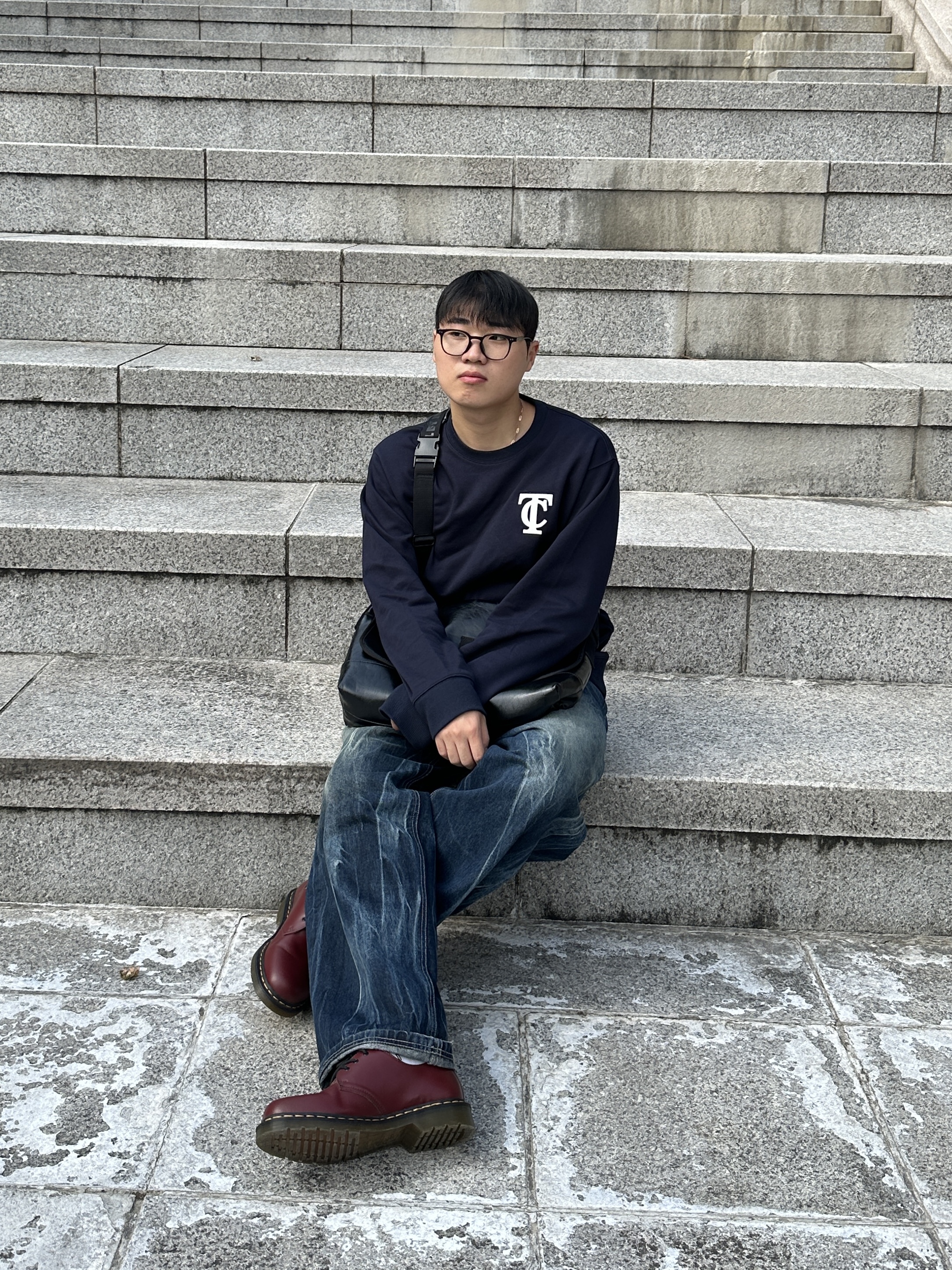 Dr. Martens x Undercover 1461 Cherry Red 착용 스타일 - 1