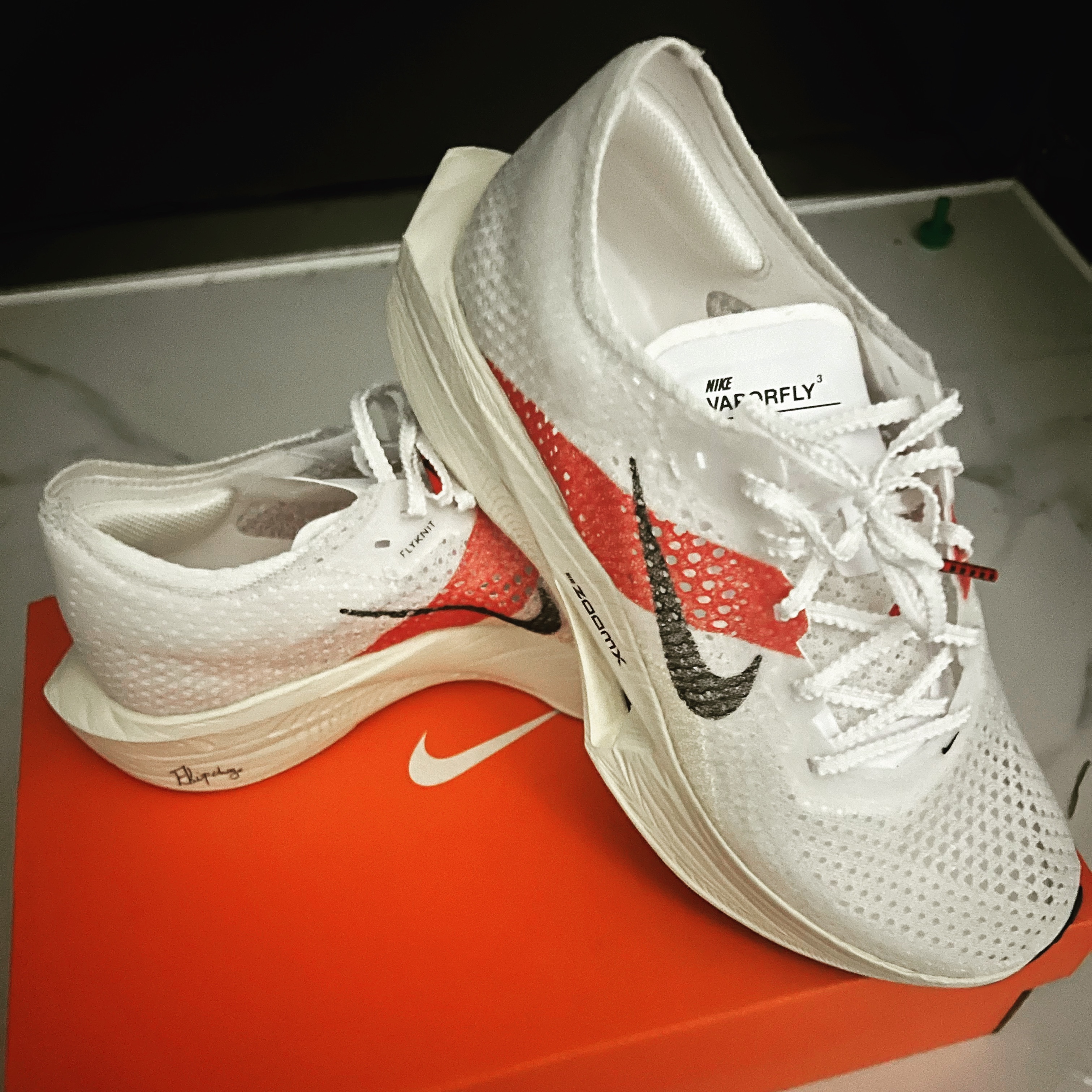 Nike ZoomX Vaporfly Next% 3 Eliud Kipchoge 착용 스타일