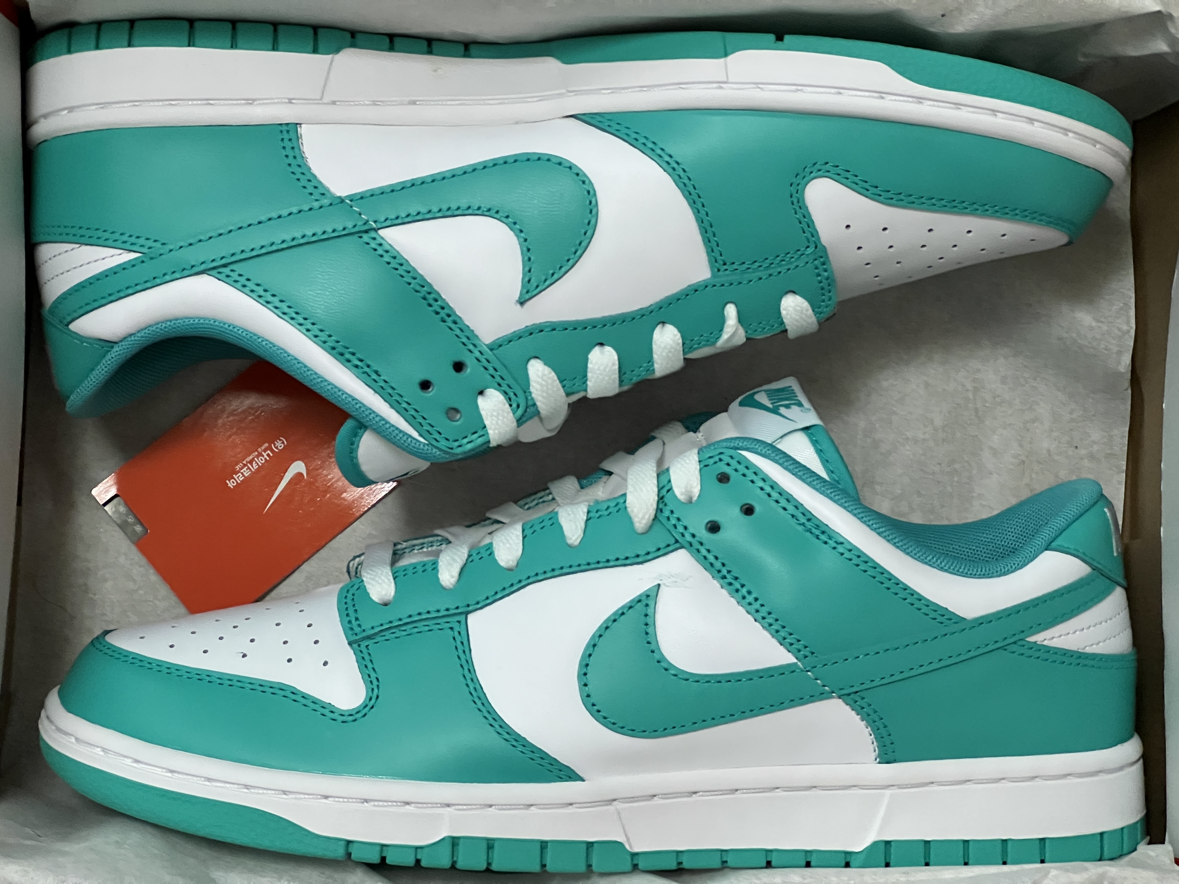 Nike Dunk Low White Clear Jade 착용 스타일