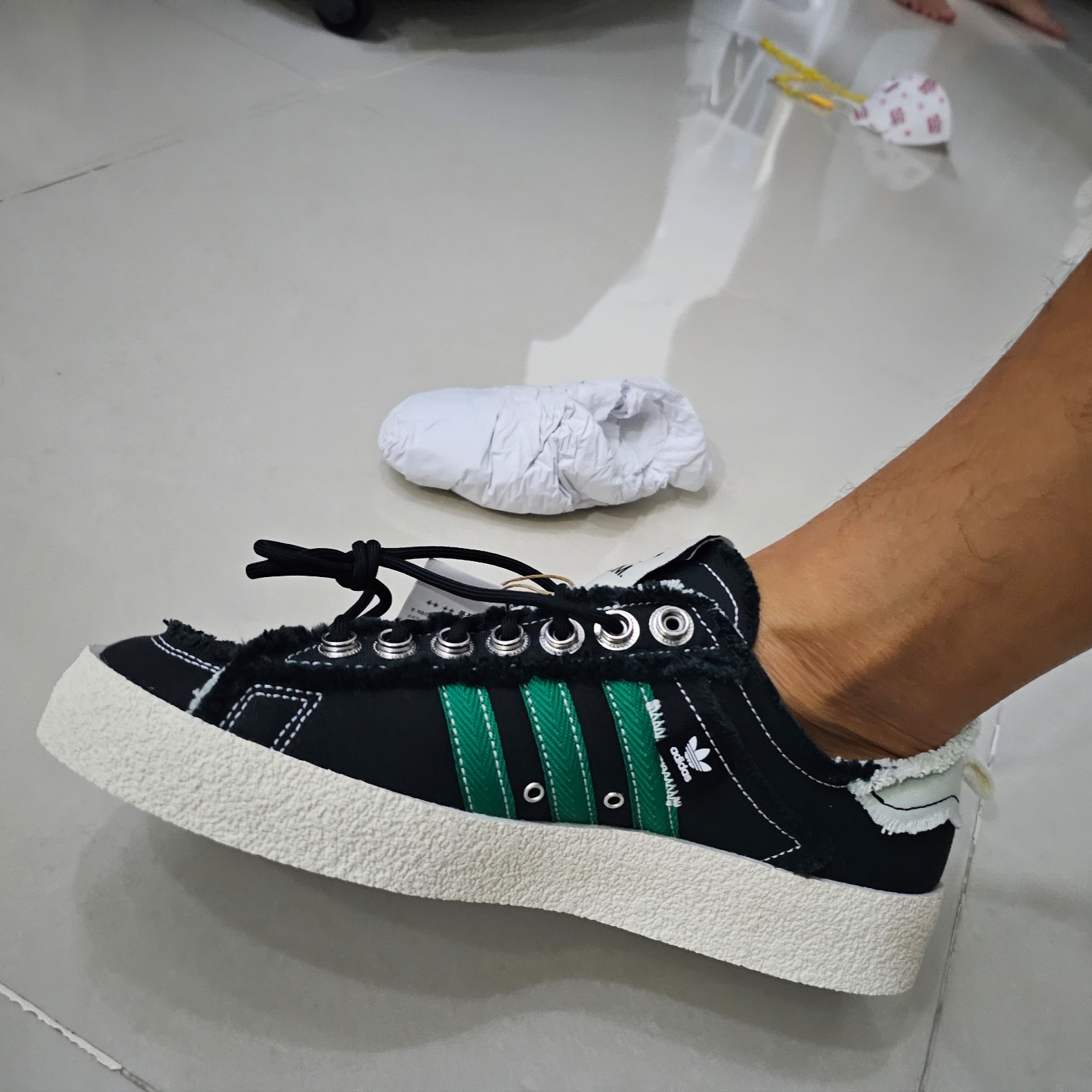 Adidas x Song for the Mute Campus 80s Core Black Cream White 착용 스타일 - 2