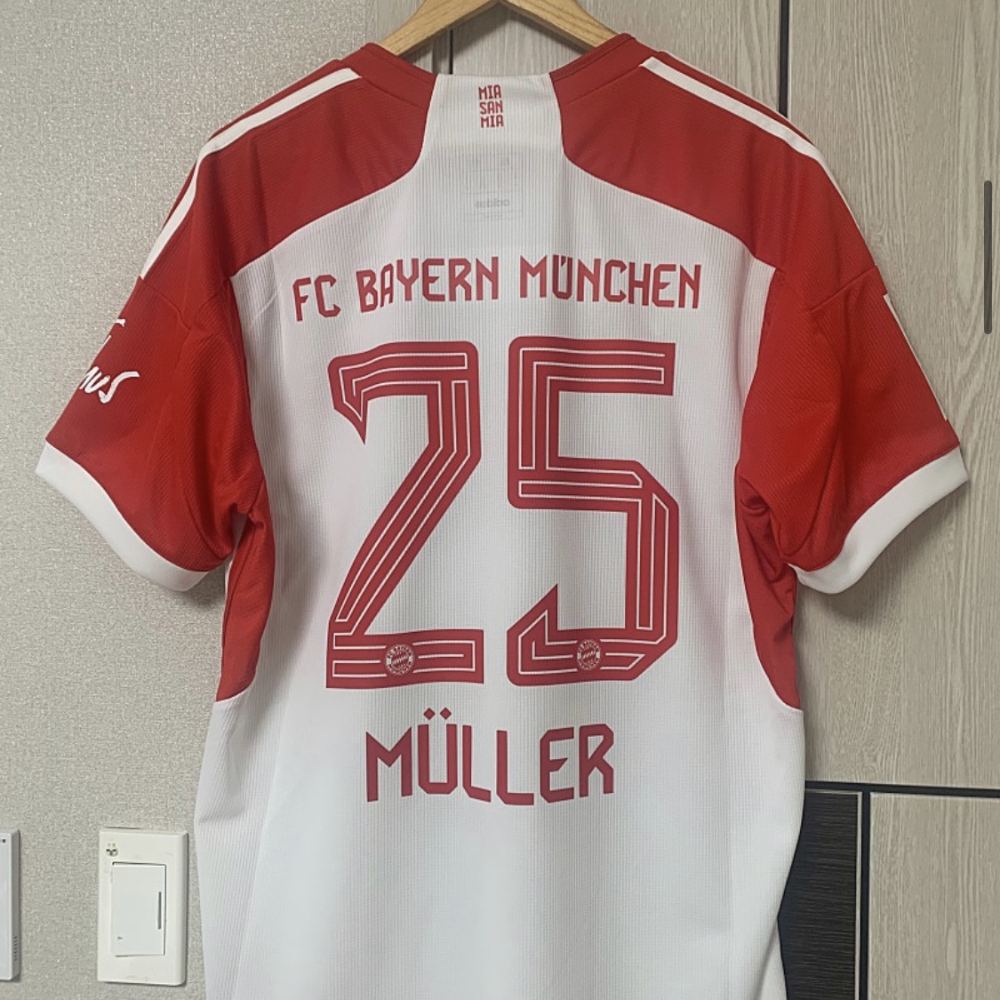 Adidas Bayern Munchen 2023/24 Home Jersey White Red - US Sizing (Non Marking Ver.) 착용 스타일