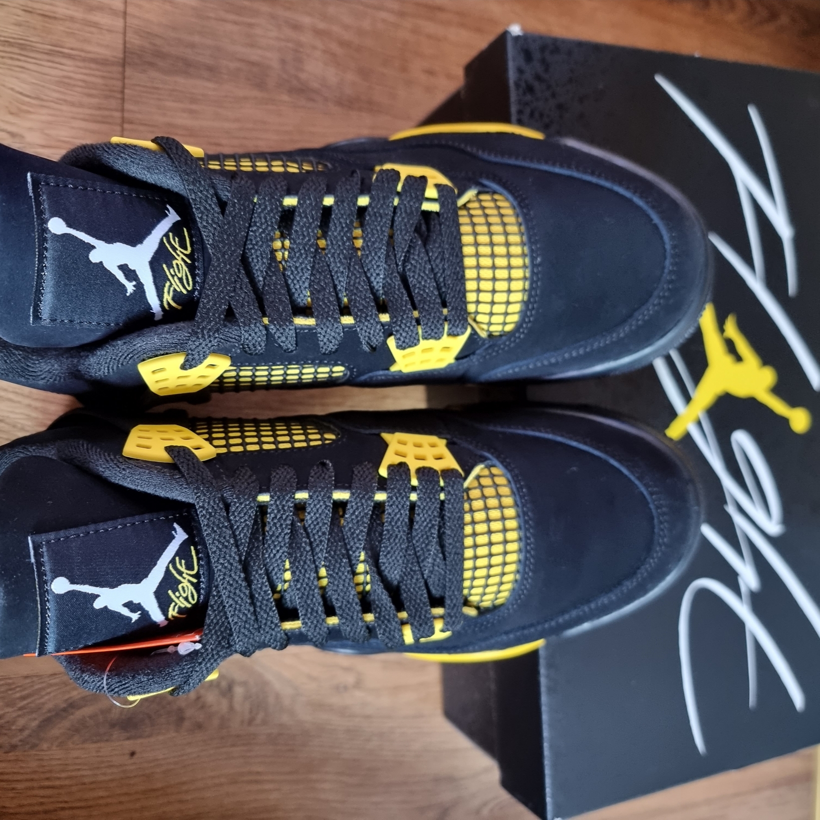 Jordan 4 Retro Thunder 2023 착용 스타일 - 5