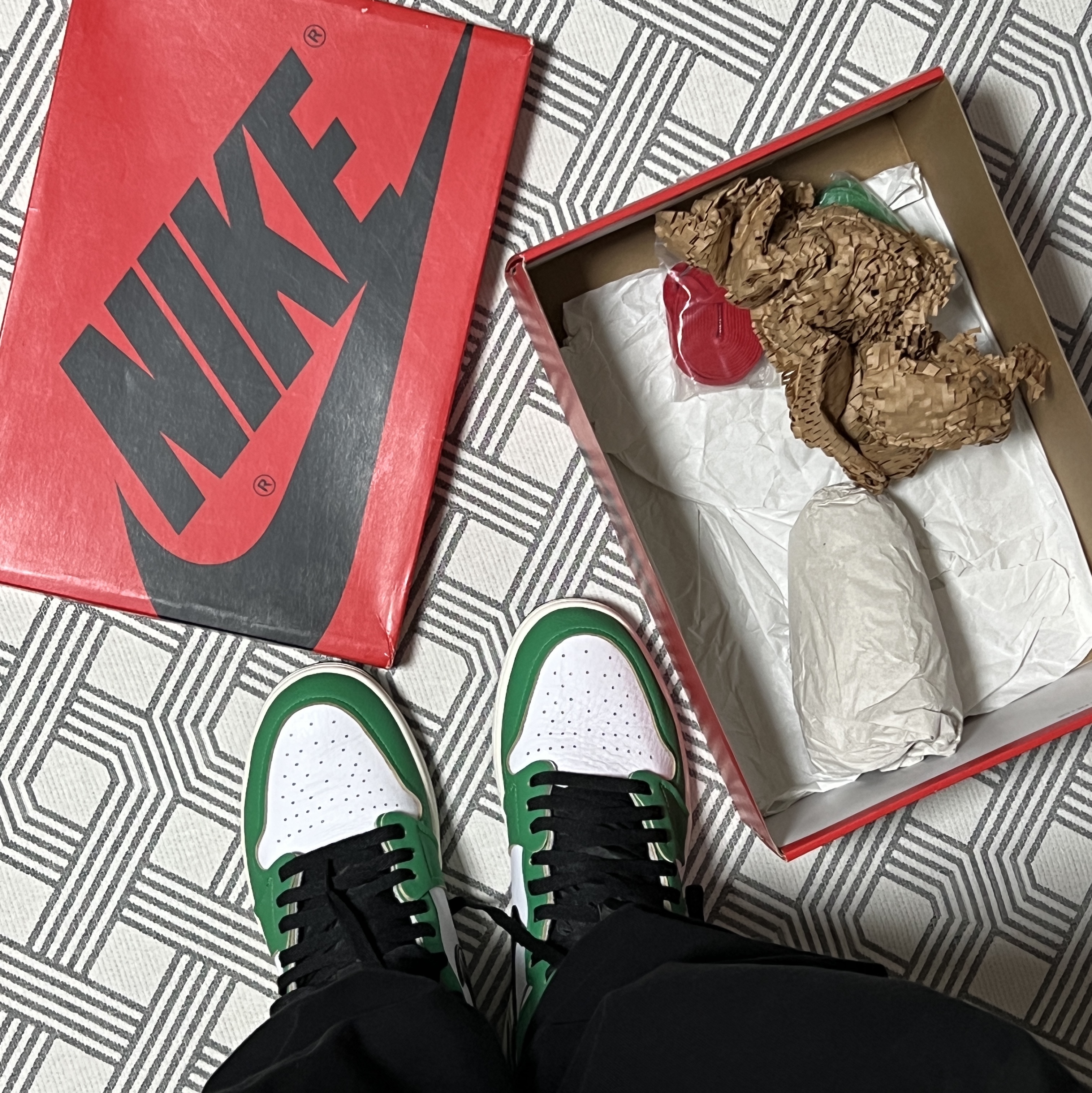 (W) Jordan 1 Retro High OG Lucky Green 착용 스타일 - 2