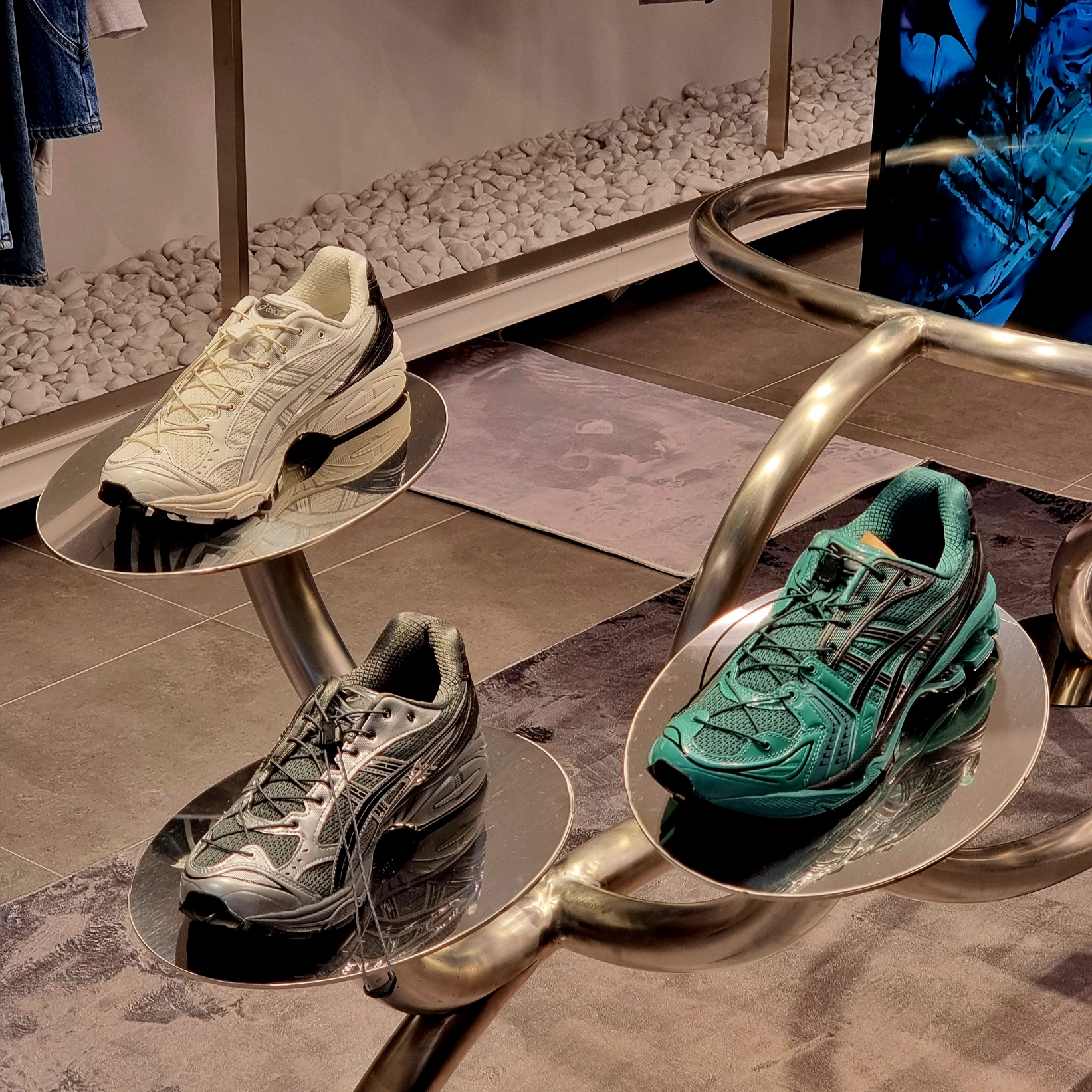 Asics x Unaffected Gel-Kayano 14 Silver Moon, Asics UB1-S Gel-Kayano 14 Piedmont Grey 착용 스타일 - 4