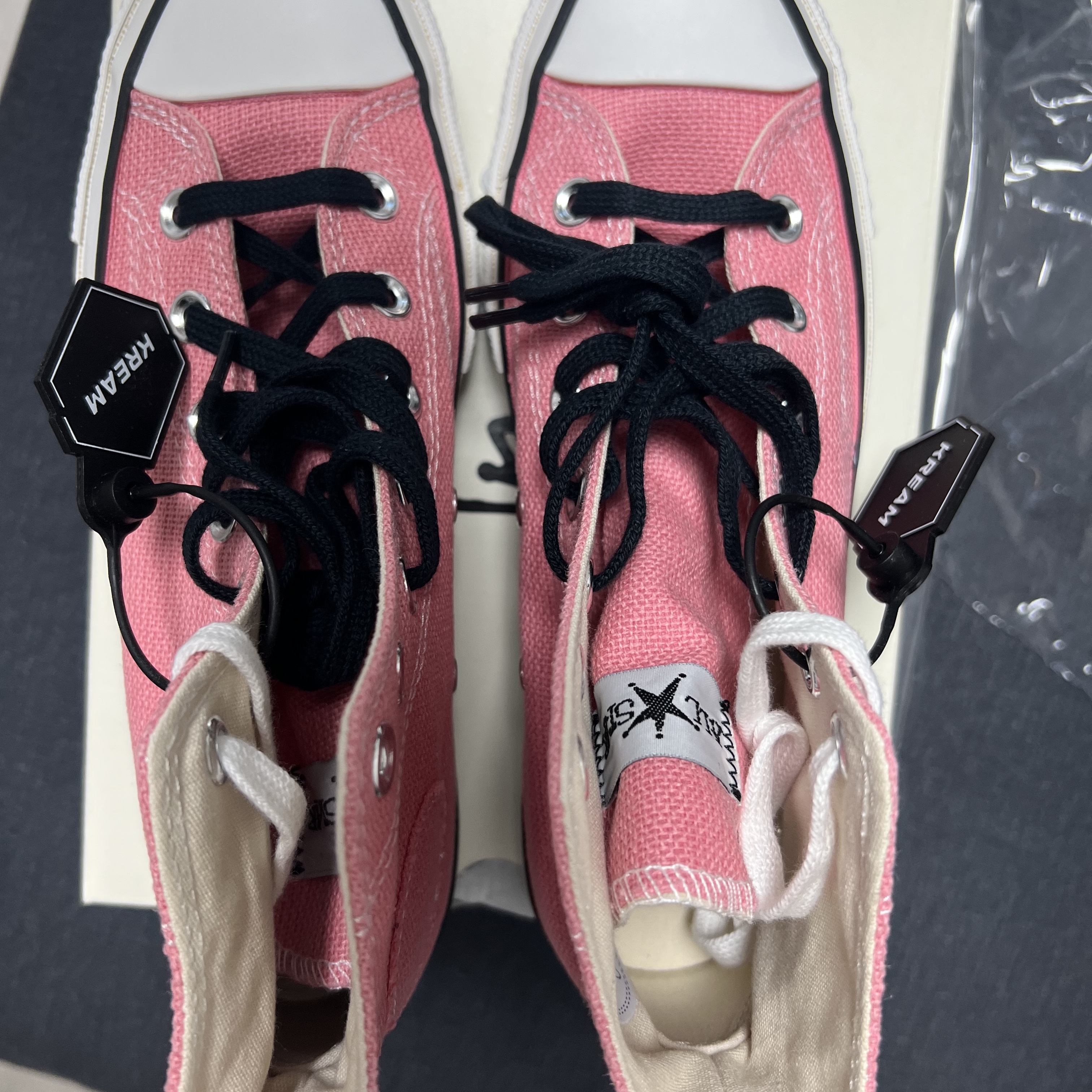 Converse x Stussy Chuck 70 High Plumeria 착용 스타일 - 2