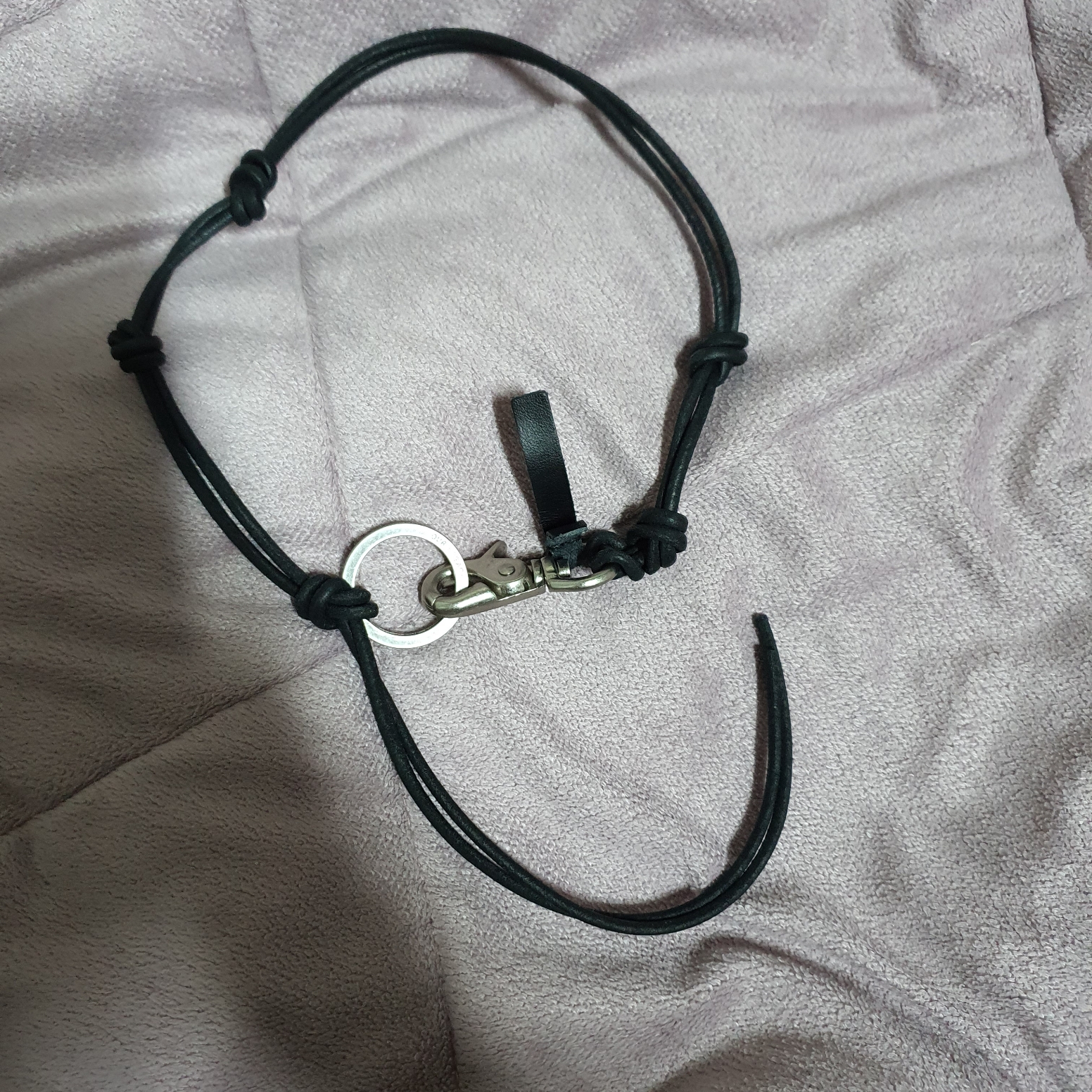 Our Legacy Ladon Leather Keychain Black 착용 스타일