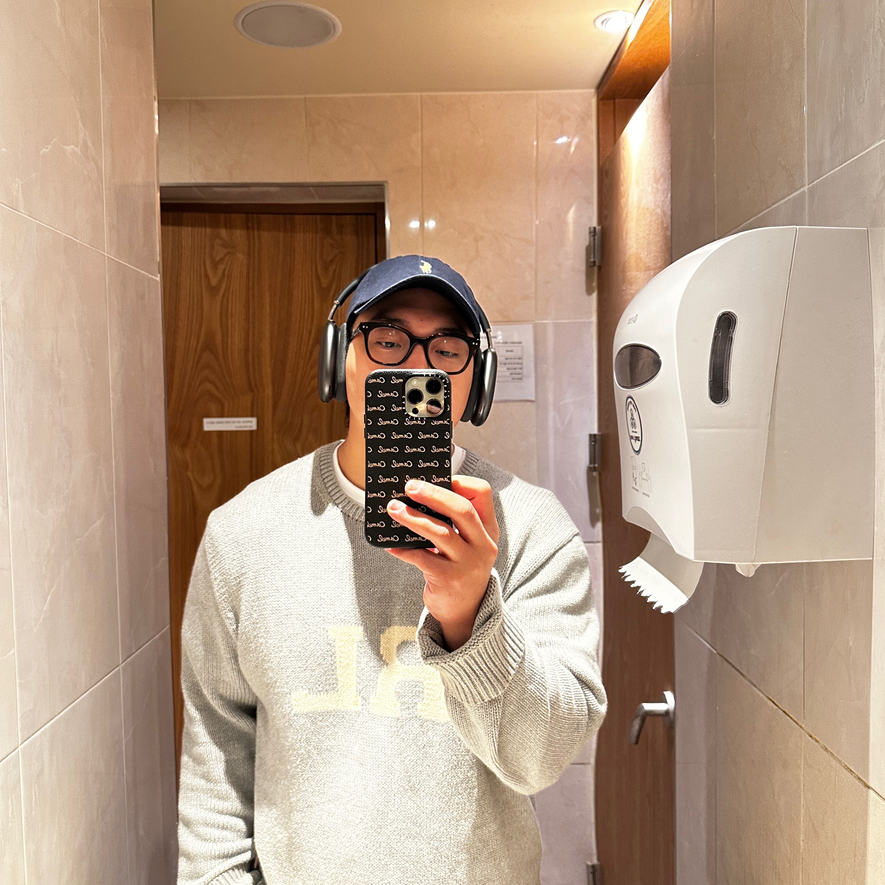 Apple AirPods Max Lightning Space Gray (Korean Ver.) 착용 스타일 - 2