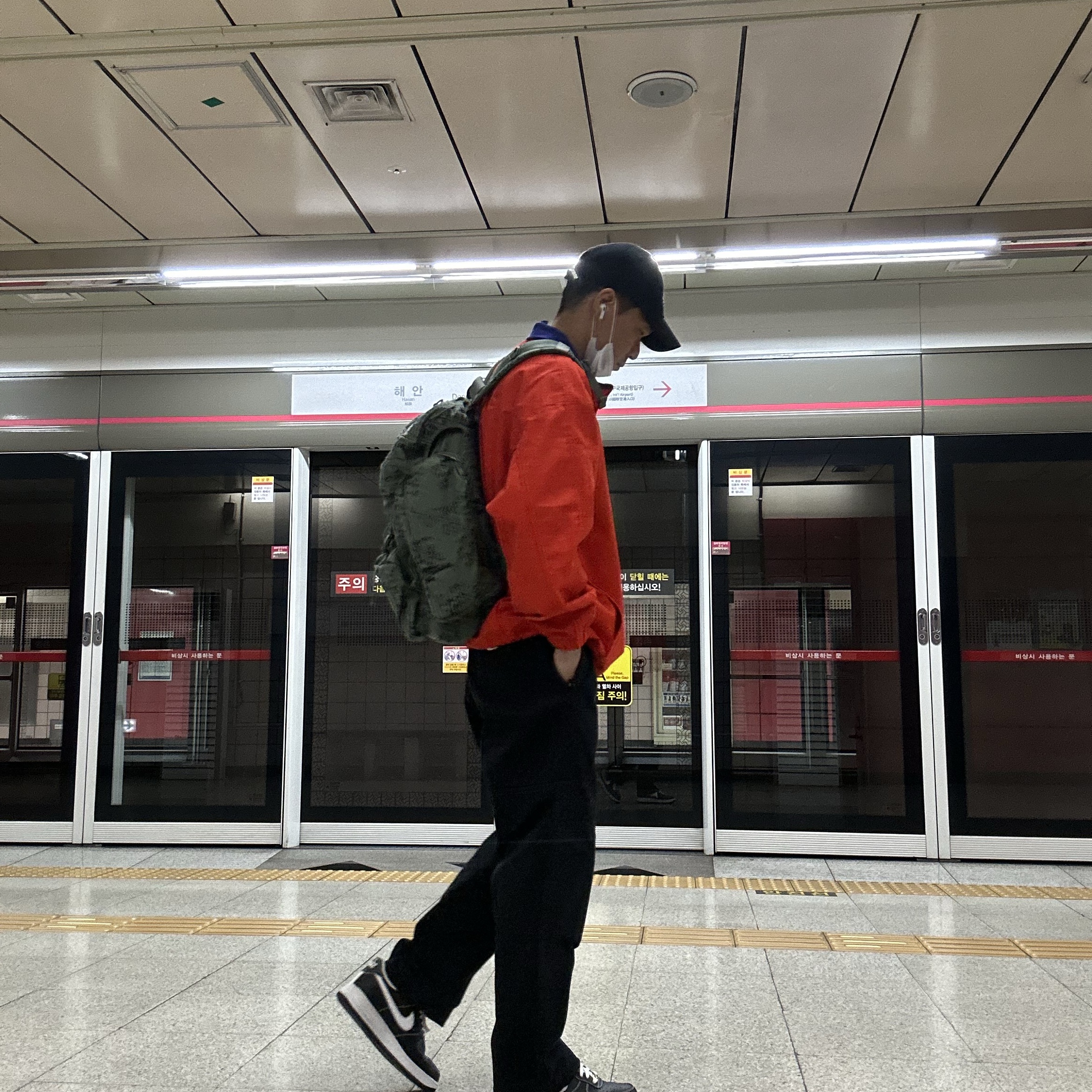 Nike NRG ACG SSNL Lungs Long Sleeve T-Shirt Black - Asia, Supreme x Nike ACG Belted Denim Pants Black - 22FW 착용 스타일 - 1