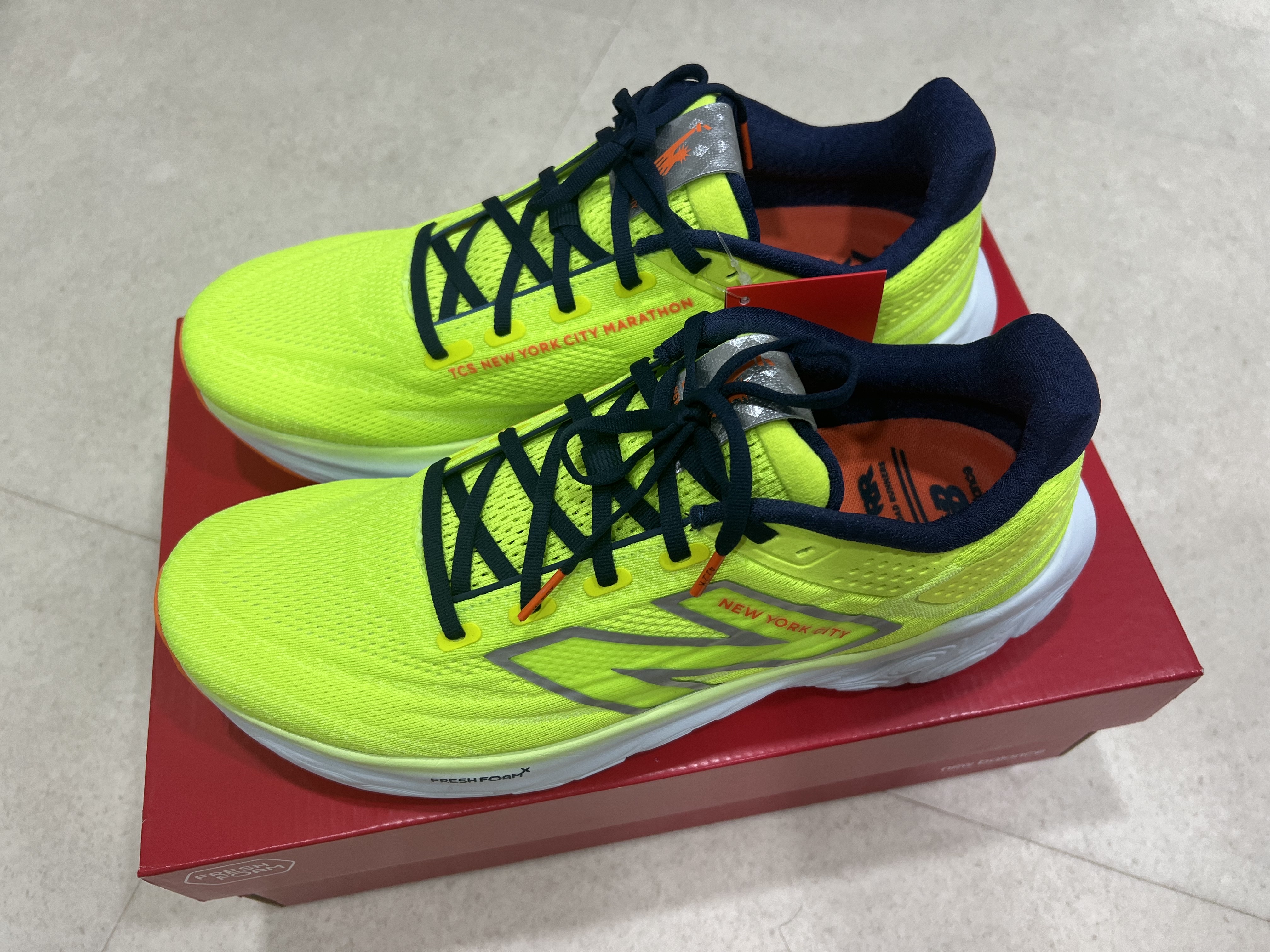 (W) New Balance Fresh Foam X 1080v13 Sea Salt Grey Violet - D Wide, New Balance Fresh Foam X 1080v13 Starlight Marine Blue - 2E Wide 착용 스타일 - 1