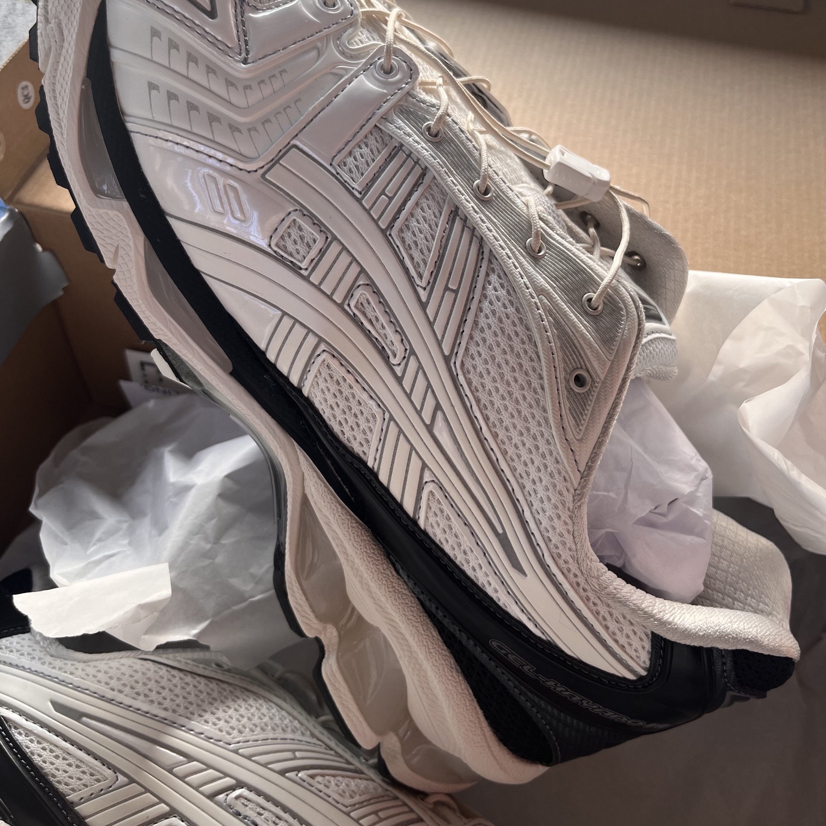 Asics x Unaffected Gel-Kayano 14 Galaxy White 착용 스타일 - 3