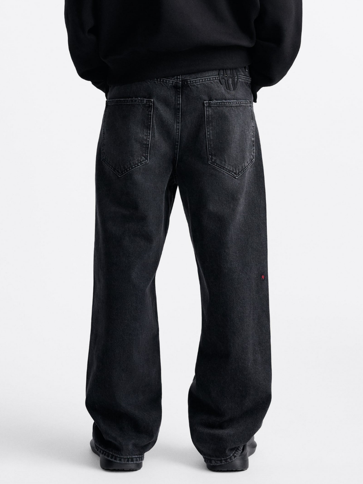 Zara x Rhuigi Wide Fit Jeans Black 착용 스타일